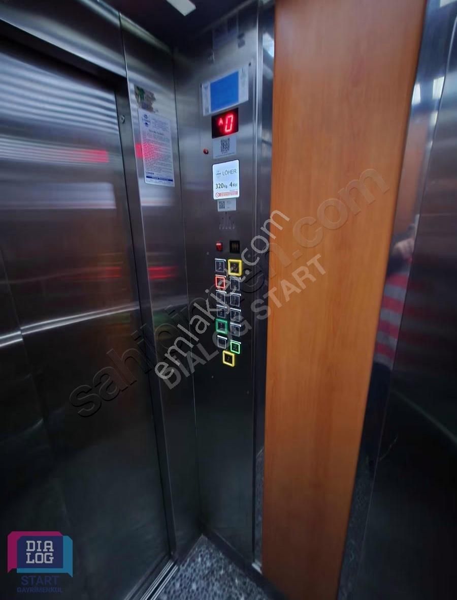 Bayraklıda Site İçerisinde Tadilatlı 3+1 Daire - Görsel 16