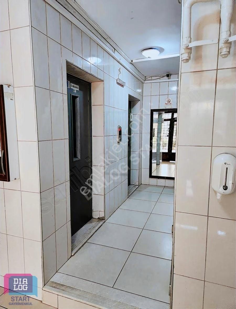 Bayraklıda Site İçerisinde Tadilatlı 3+1 Daire - Görsel 15