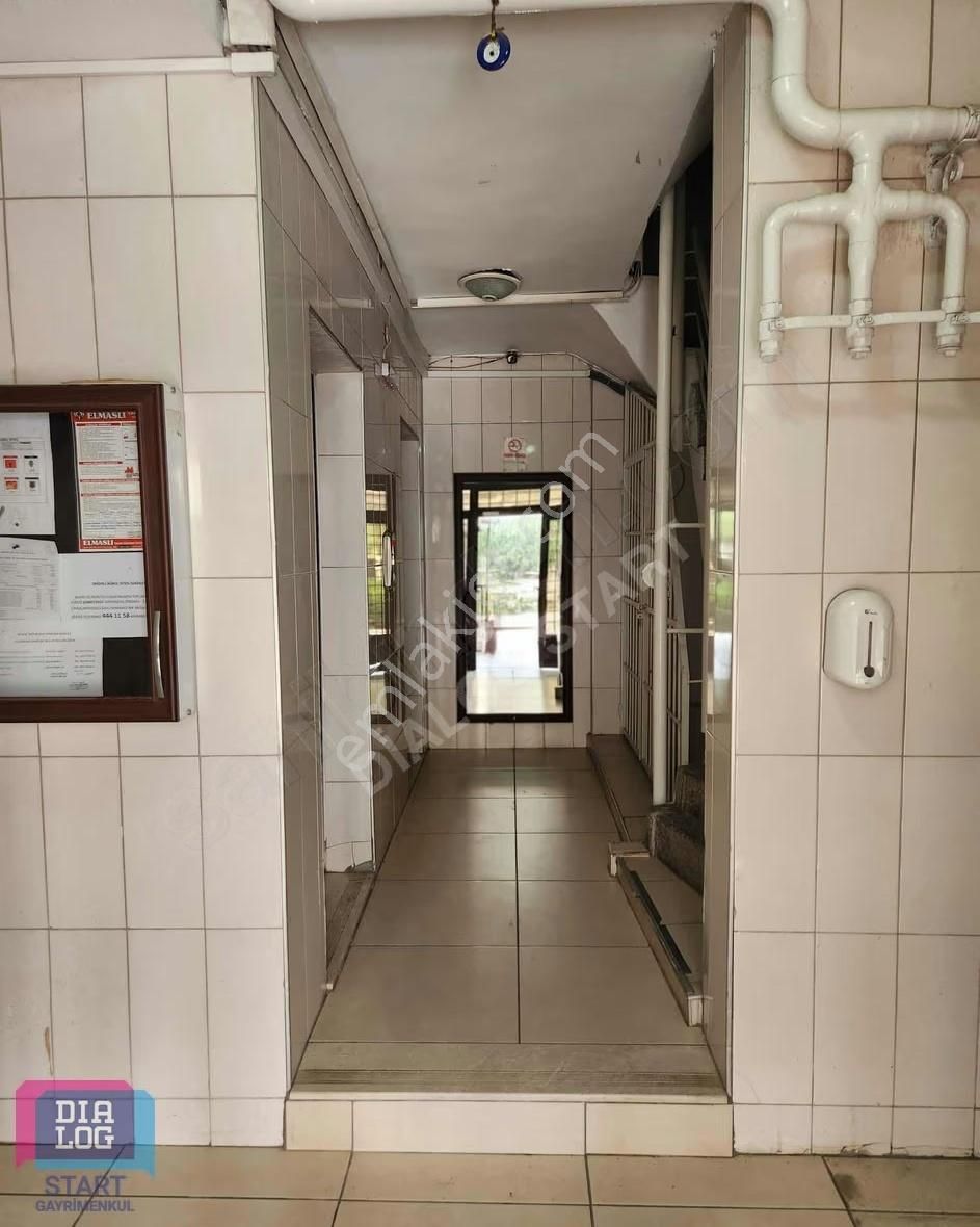 Bayraklıda Site İçerisinde Tadilatlı 3+1 Daire - Görsel 11