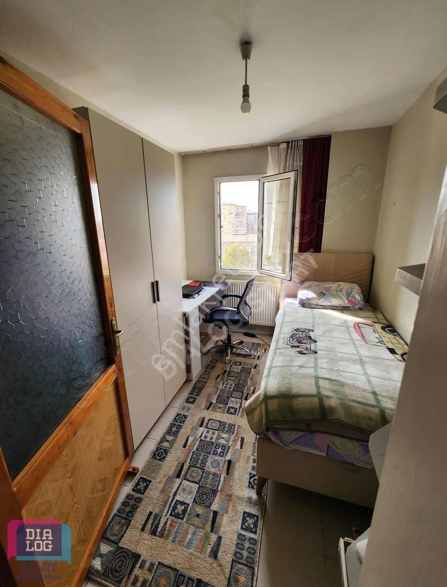 Bayraklıda Site İçerisinde Tadilatlı 3+1 Daire - Görsel 24