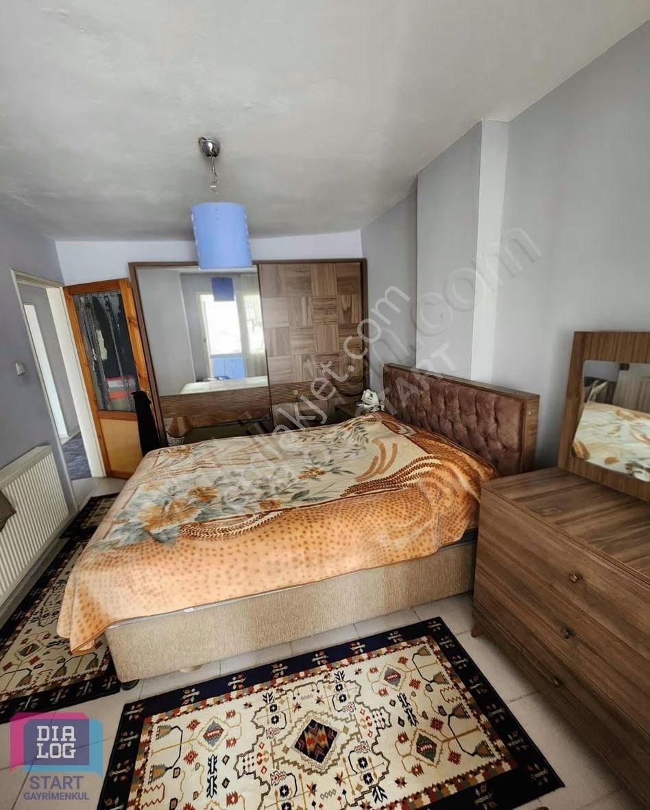 Bayraklıda Site İçerisinde Tadilatlı 3+1 Daire - Görsel 13