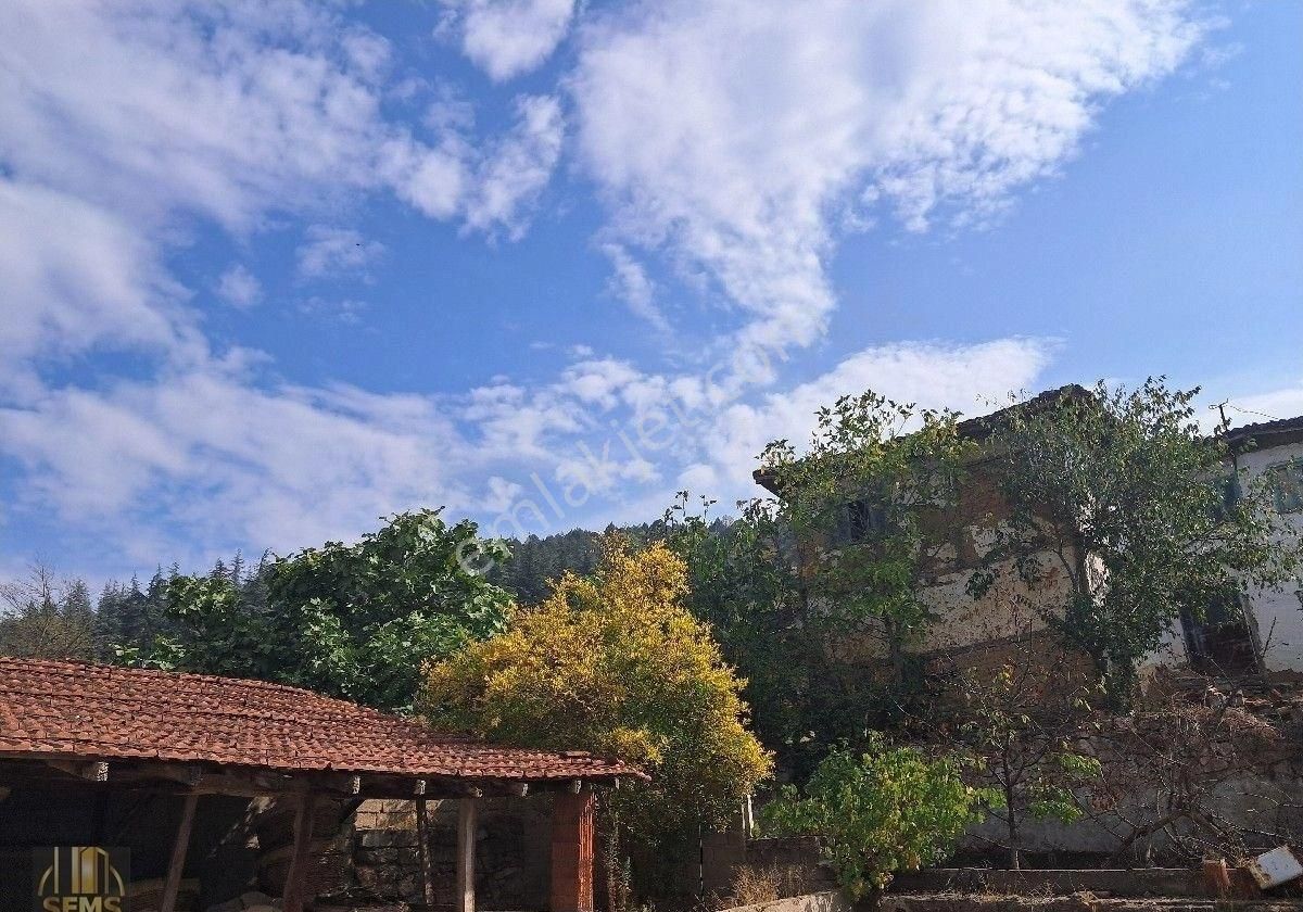 Subaşı Mahallesinde 2 Katlı Ev - Görsel 4