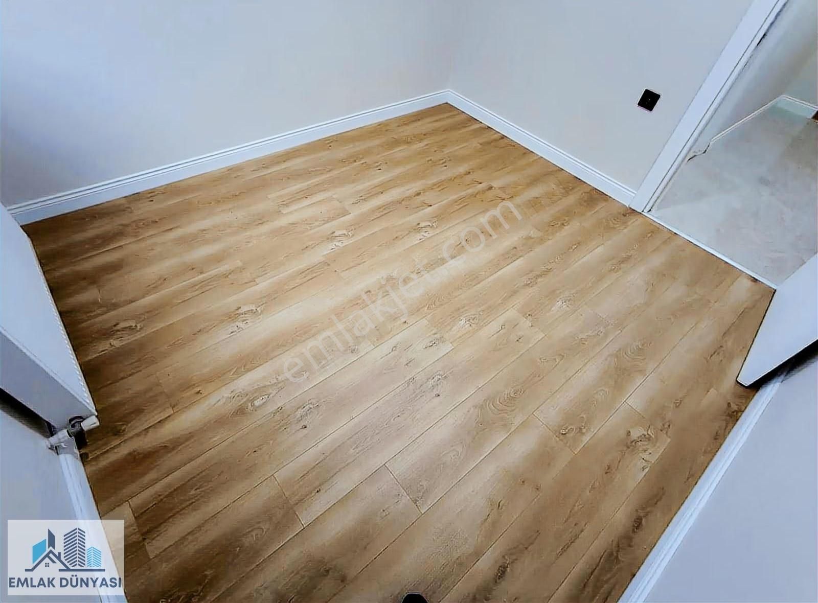 Emlak Dünyasından Balkonlu Ön Cephe Ara Katta Genç Binada 2+1 - Görsel 7