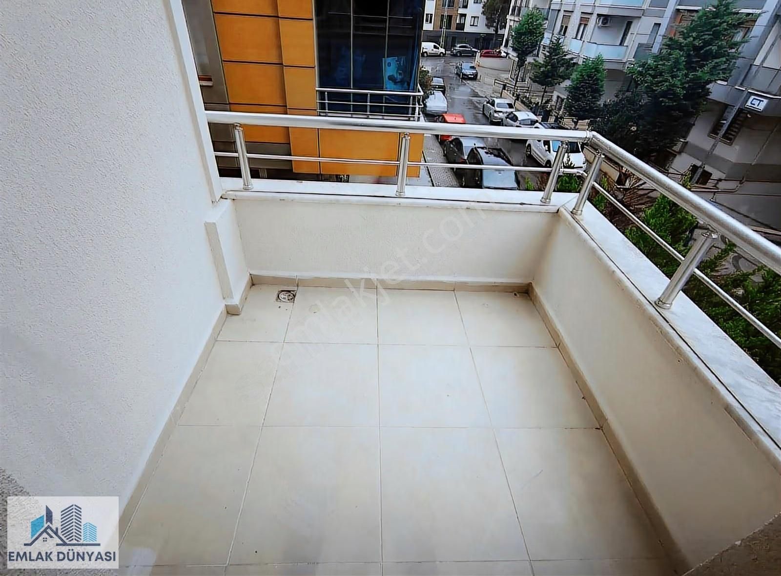 Emlak Dünyasından Balkonlu Ön Cephe Ara Katta Genç Binada 2+1 - Görsel 23