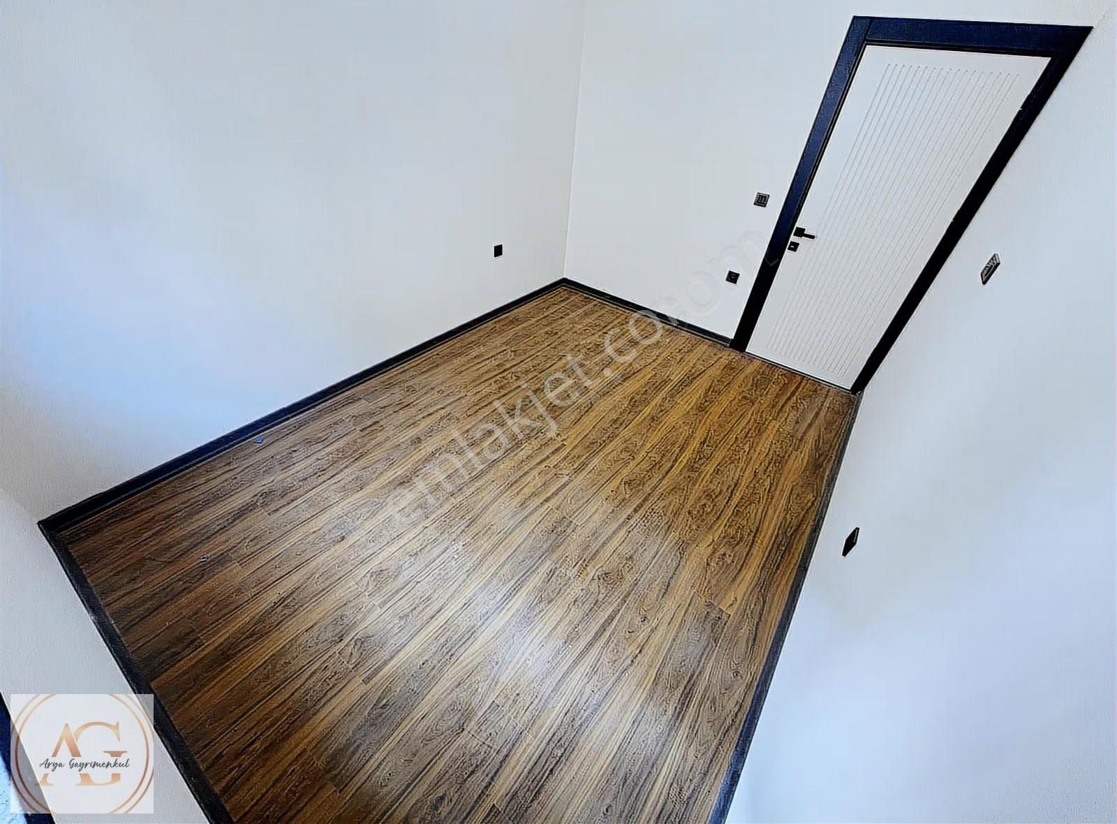 Arya'dan Çamlıbel Köyün'de Bahçeli Kiralık 1+1 Daire - Görsel 2