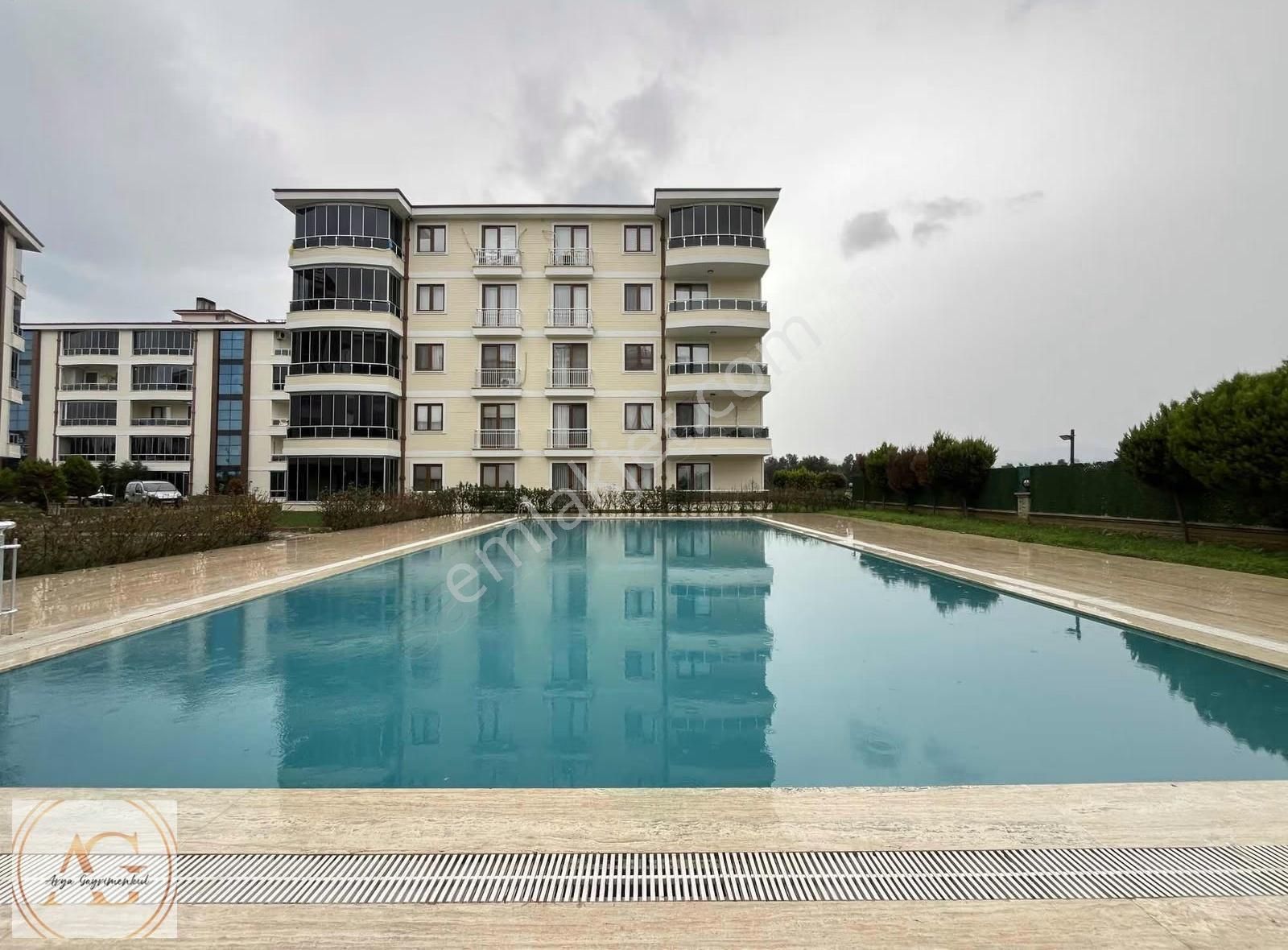 Arya'dan Havuzlu Otoparklı Şık Tasarımlı 3+1 Satılık Daire