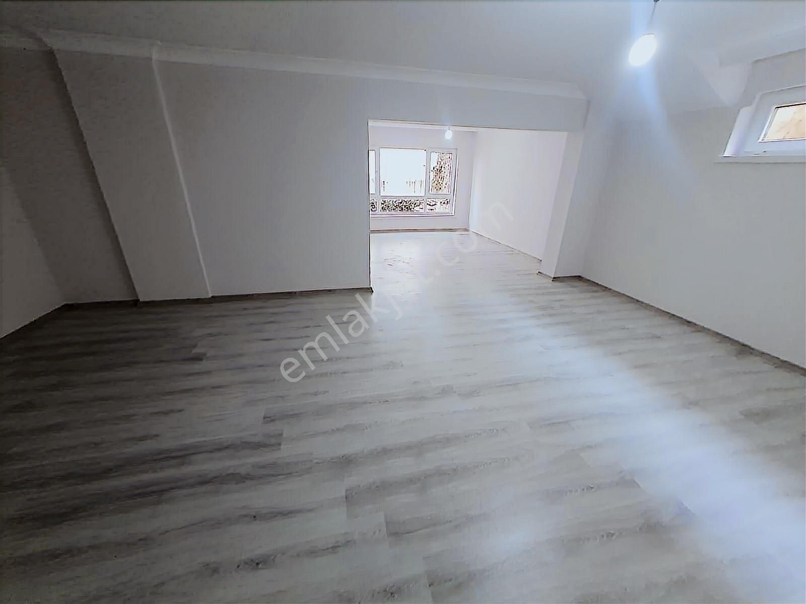 Arel'den Öveçler Lizbon Cd.üstü Bahçe Kat Balkonlu Tadilatlı 2+1 - Görsel 5