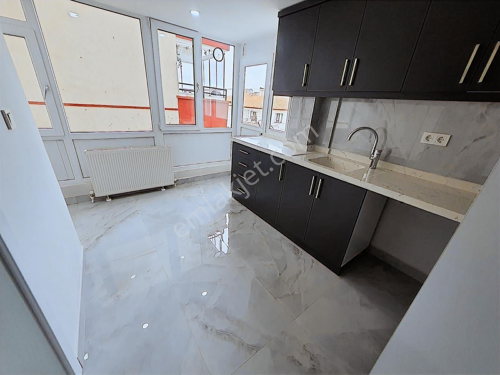 Arel'den Öveçler Lizbon Cd.üstü Bahçe Kat Balkonlu Tadilatlı 2+1 - Görsel 28