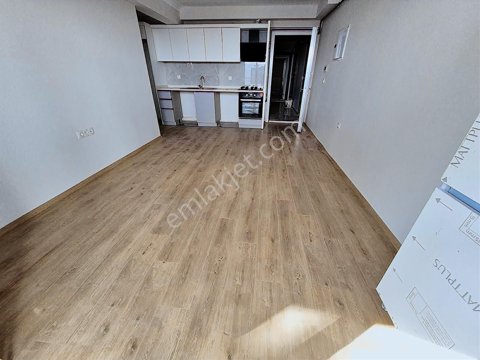 Arel'den Bahçelievler'de 1 Kat Yeni Bina Kombili Yan Cephe 1+1 - Görsel 8