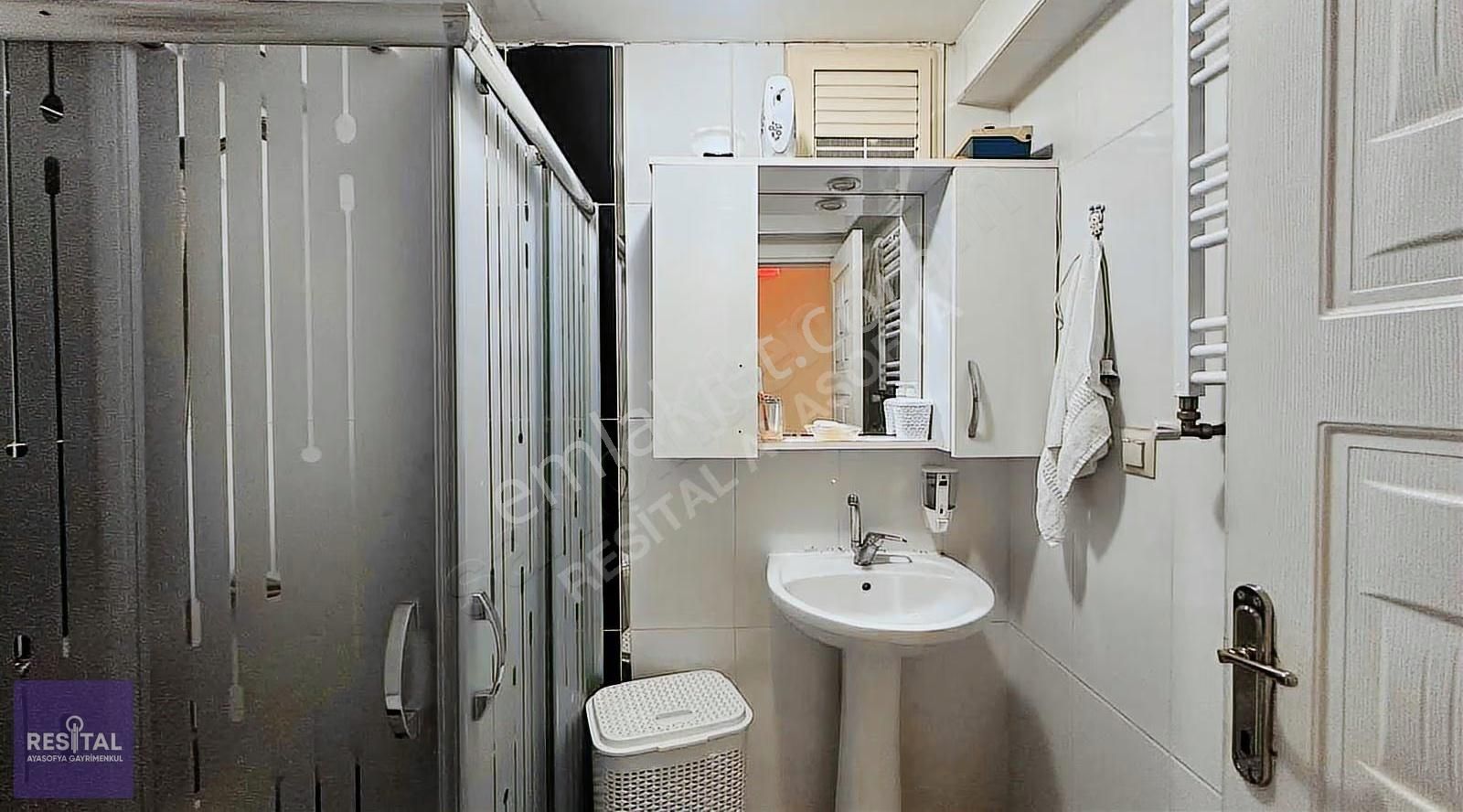 Millet Derya Caddesi Yakını Manzaralı 1.kat Geniş Daire - Görsel 12