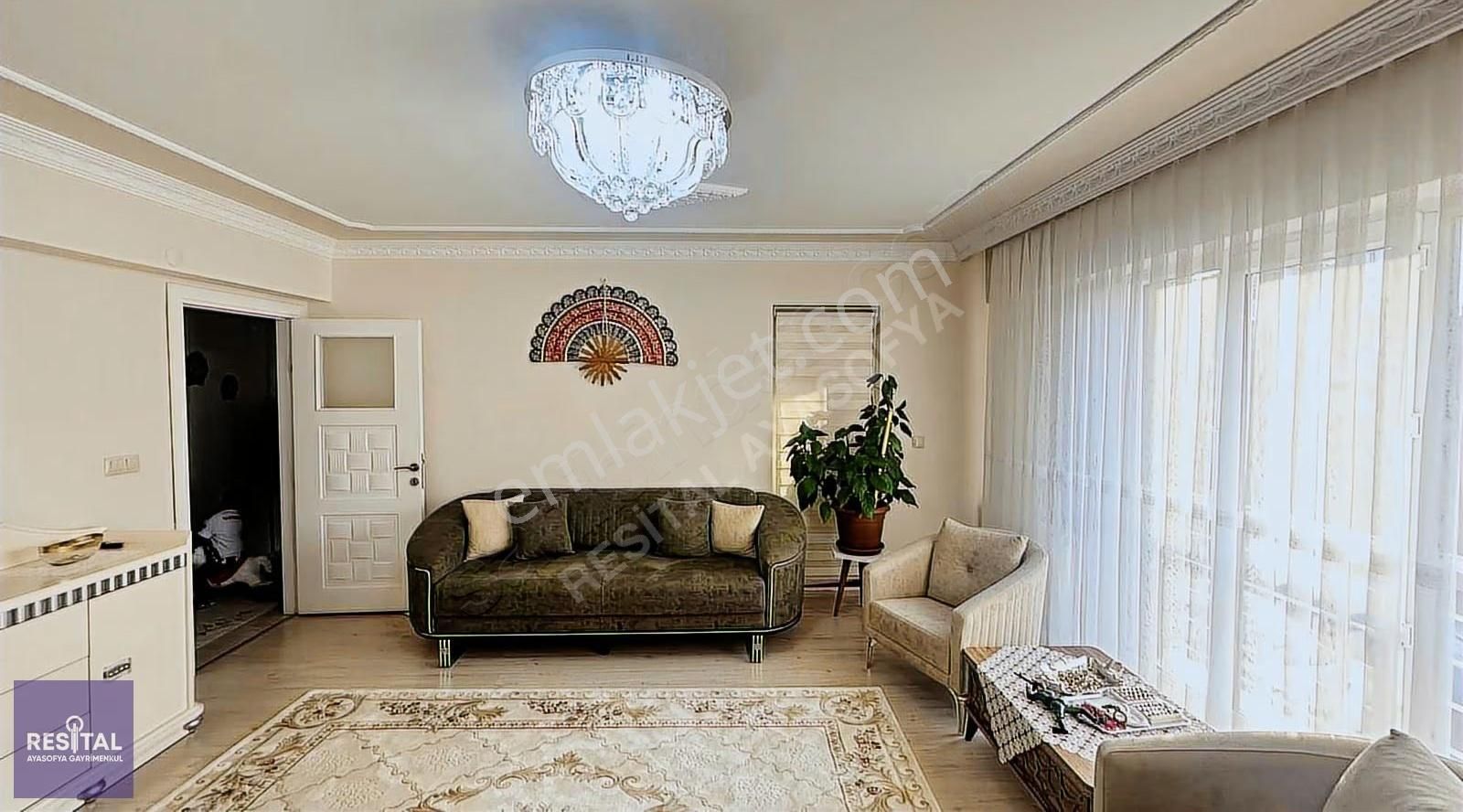 Millet Derya Caddesi Yakını Manzaralı 1.kat Geniş Daire - Görsel 27