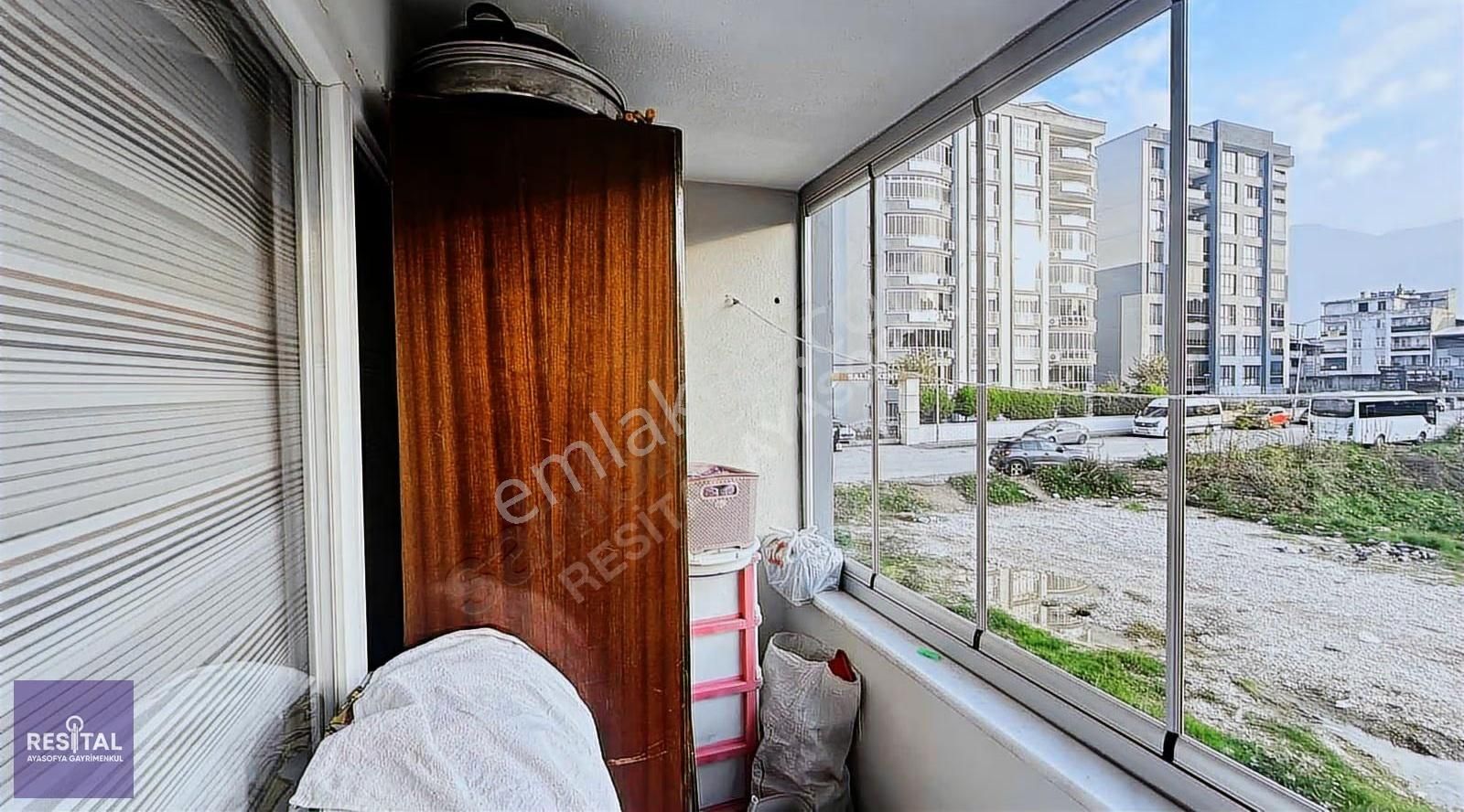 Millet Derya Caddesi Yakını Manzaralı 1.kat Geniş Daire - Görsel 13