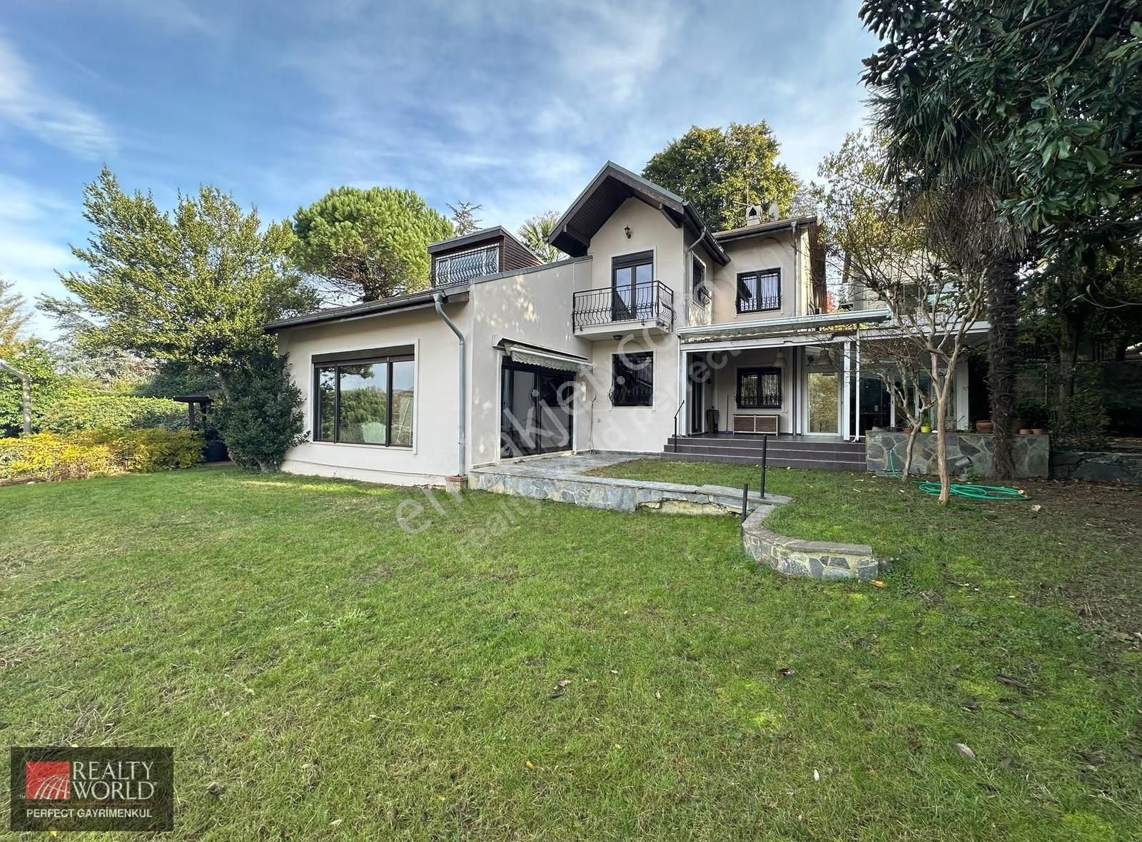 *rw*zekeriyaköy Vişne 3 Bölgesi Kiralık 9 Tip 6+1 Koza Villası