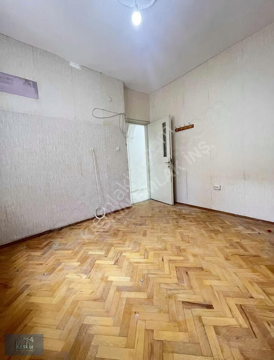 Üçgen'de Ayrı Mutfaklı Geniş Kiralık 3+1 Daire - Görsel 2