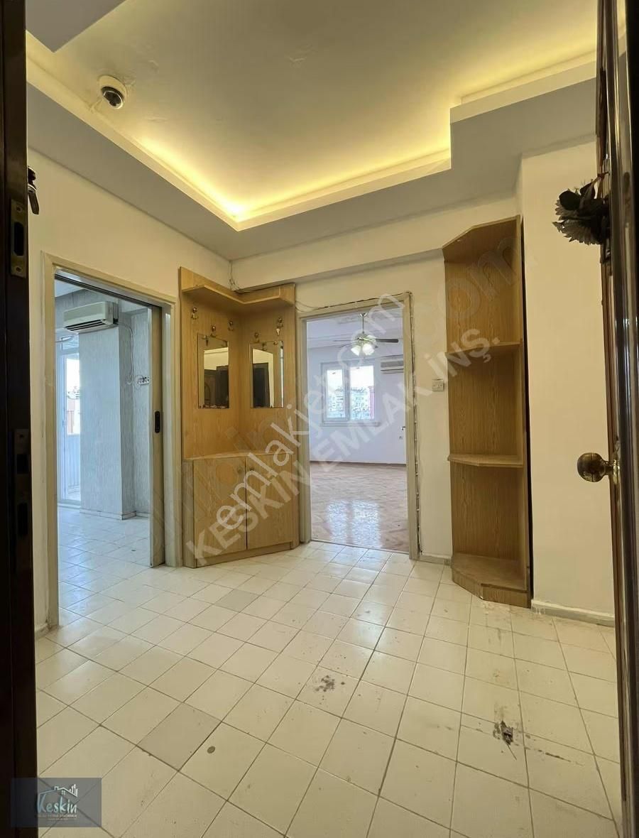 Üçgen'de Ayrı Mutfaklı Geniş Kiralık 3+1 Daire - Görsel 11