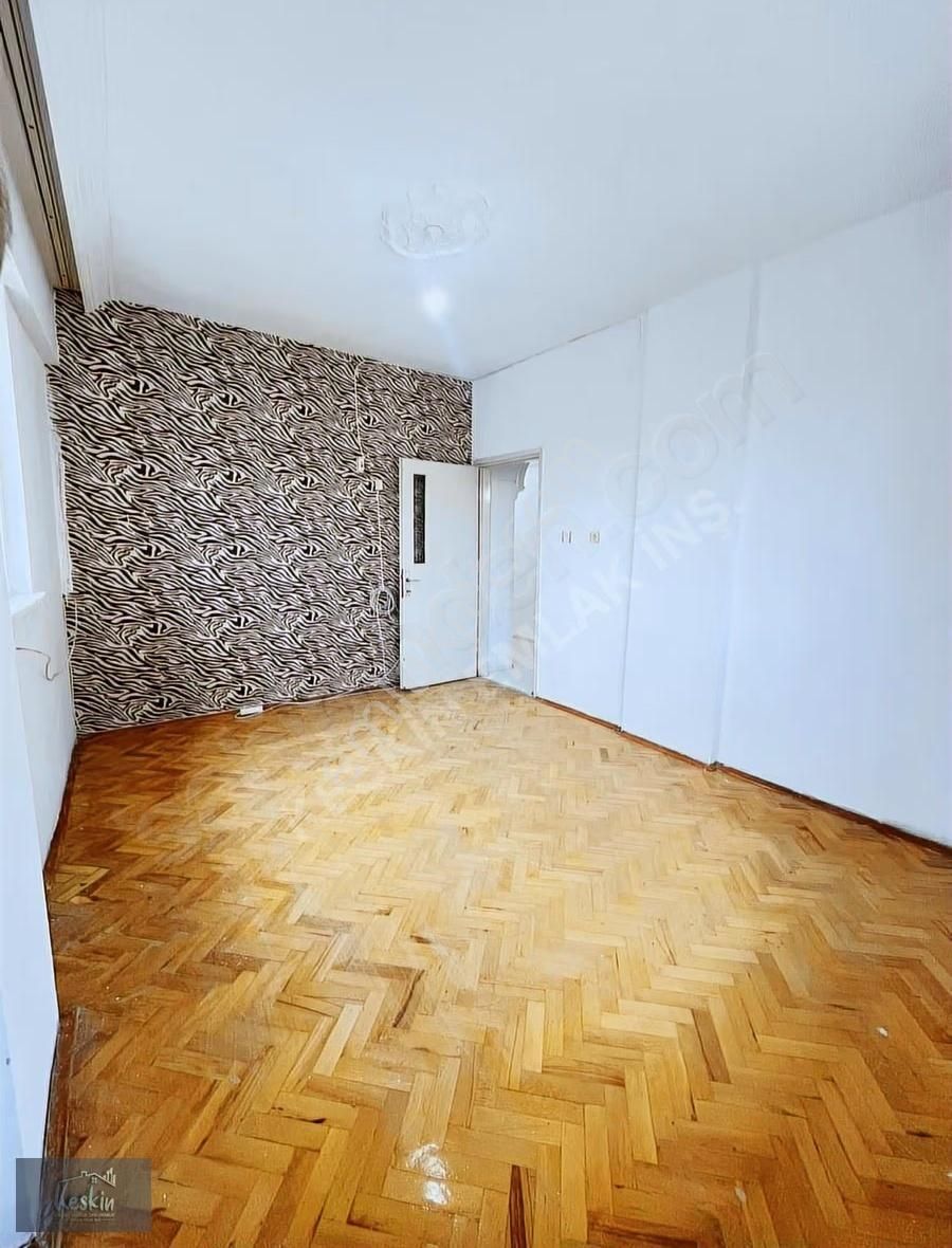 Üçgen'de Ayrı Mutfaklı Geniş Kiralık 3+1 Daire - Görsel 5