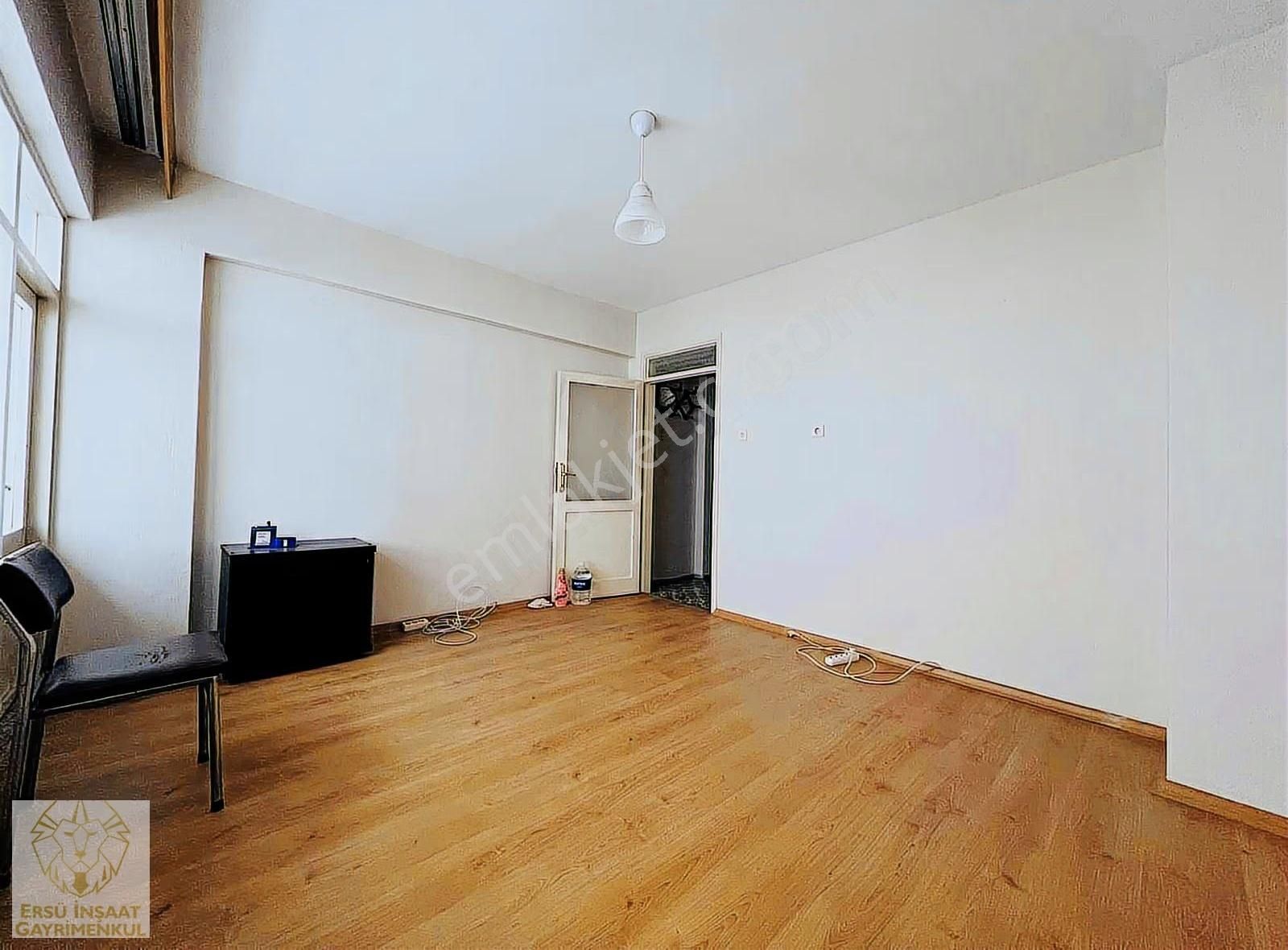 Ersü'den Polat Caddesinde Hastane Yakını 3+1 130m2 Arakat Daire - Görsel 11