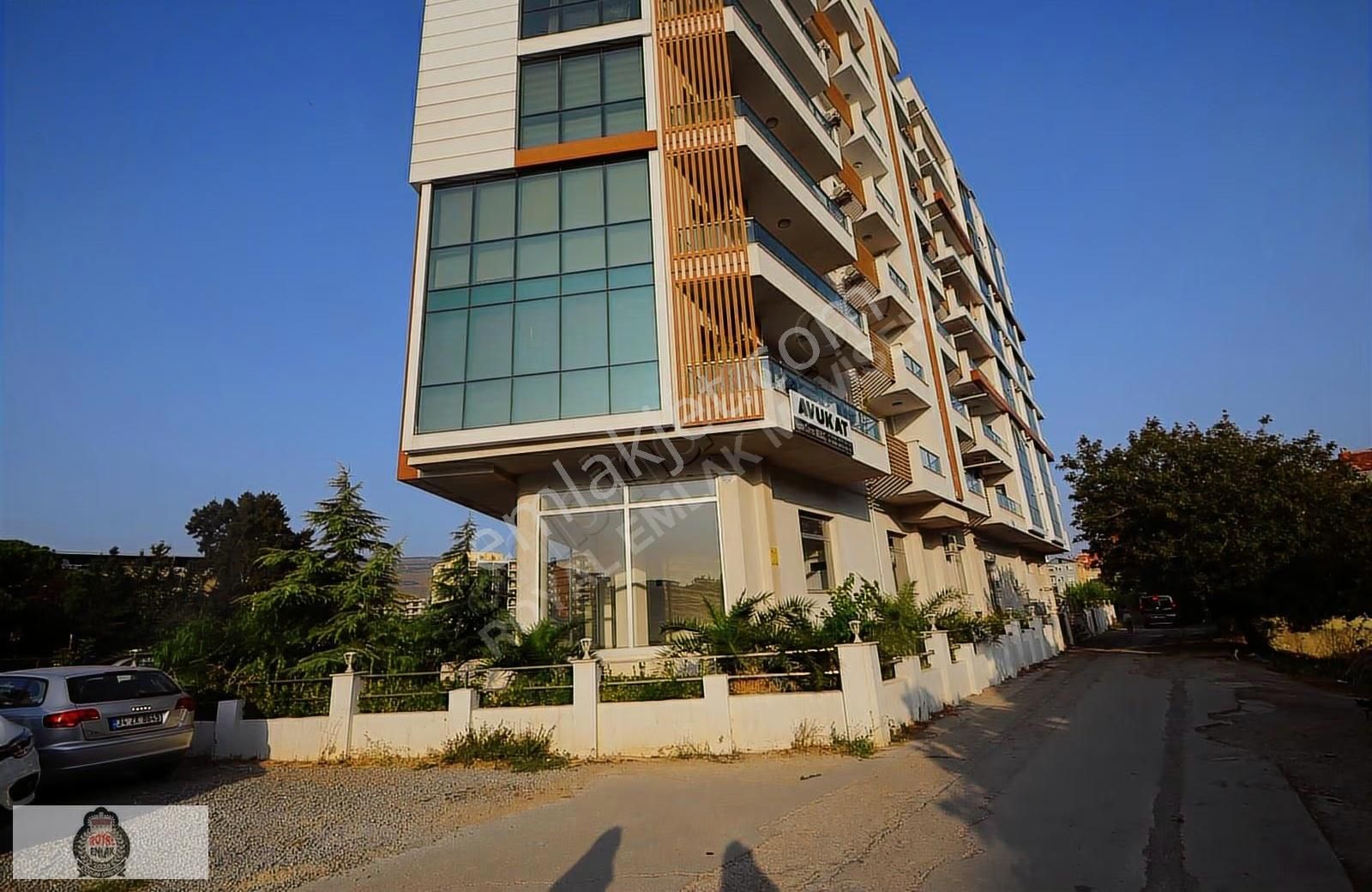 Ataşehir Bekişoğlu Rezidansta Kiralık Özel Teraslı 4+1 Daire - Görsel 2