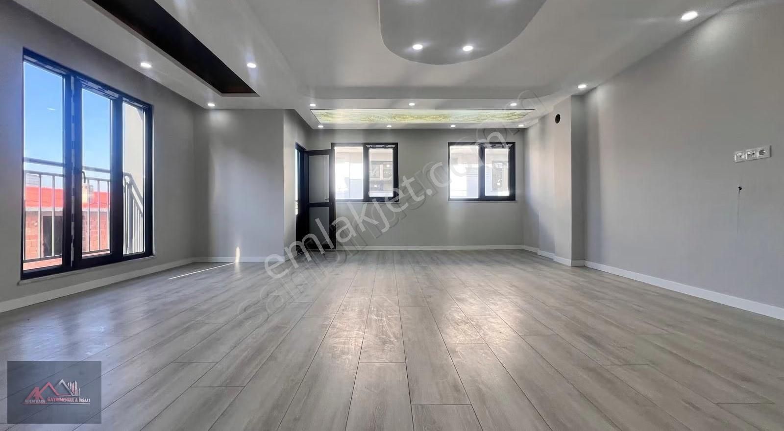 Darıca İstasyon Cadesi 4+1 220 M² Asansörlü Lüks Çatı Dubleksi