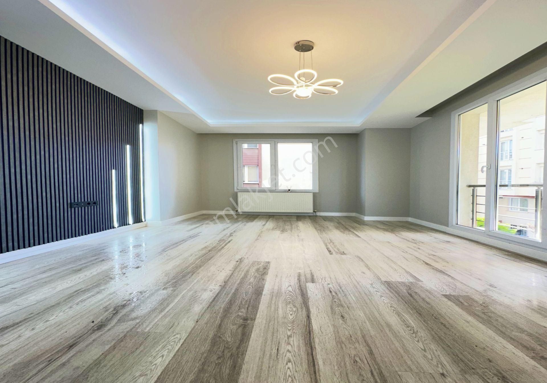 Beylikdüzü Safa Dan Çift Bloklu Site De 3+1 Fırsat Daire - Görsel 4