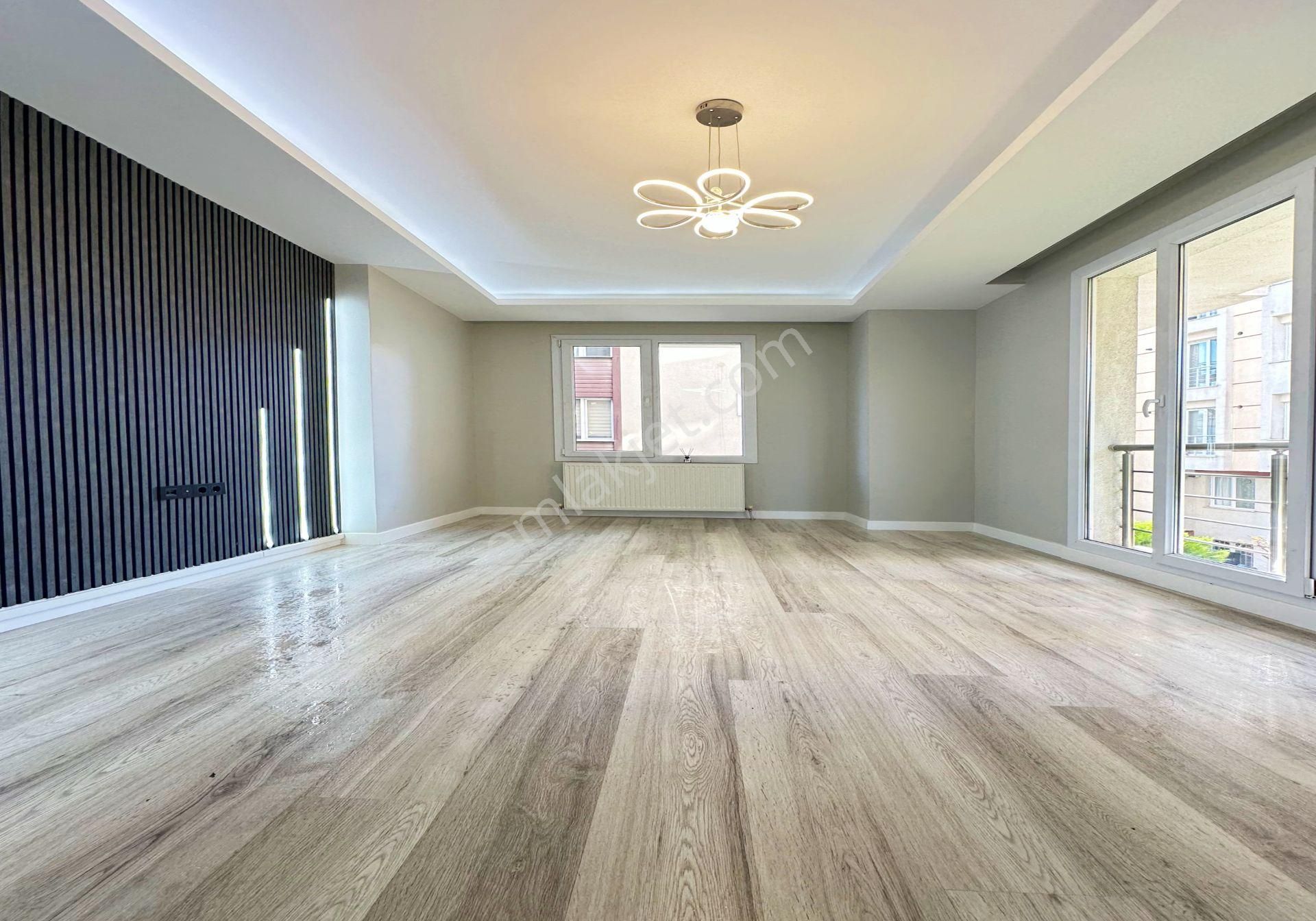 Beylikdüzü Safa Dan Çift Bloklu Site De 3+1 Fırsat Daire - Görsel 3