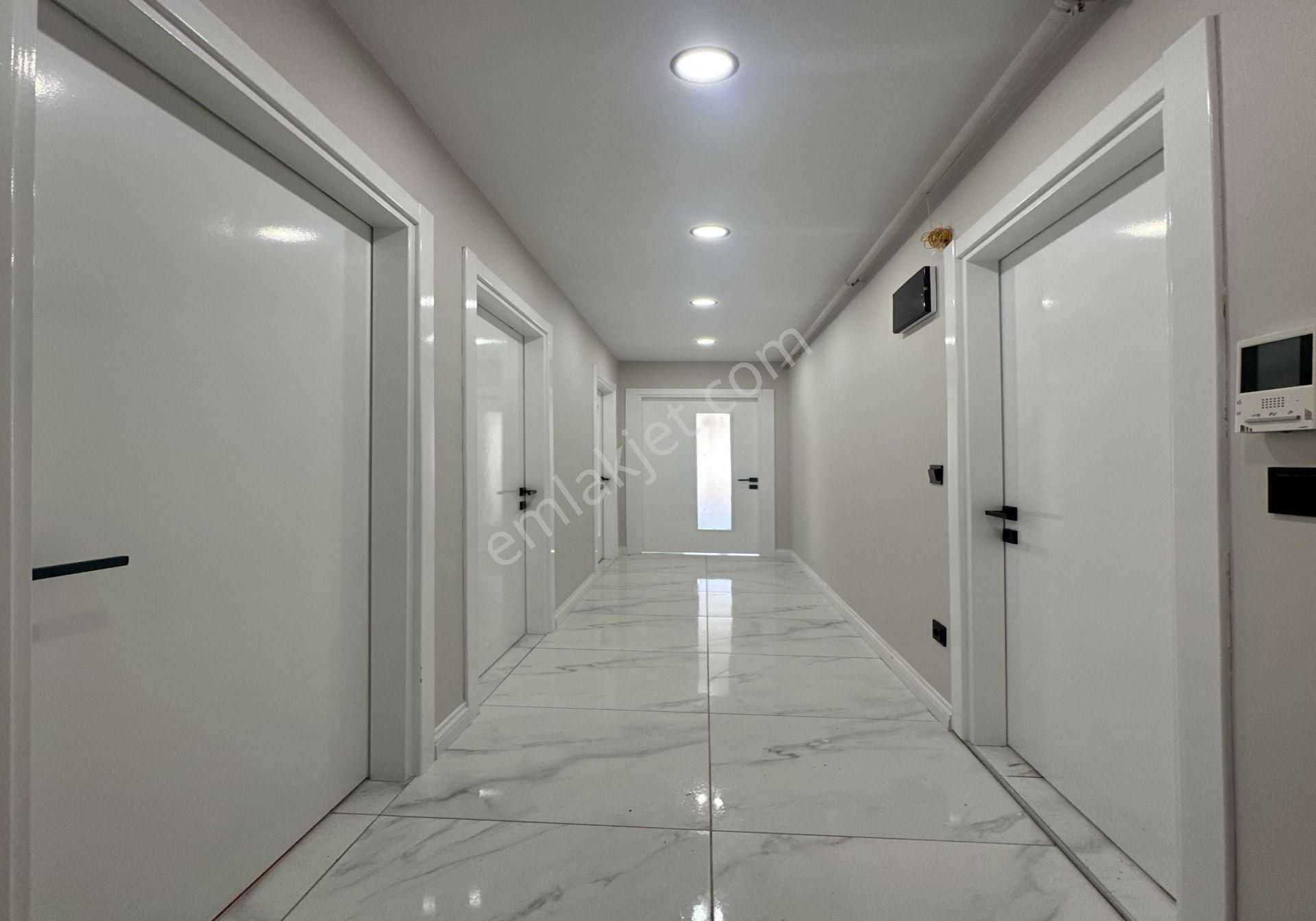 Beylikdüzü Safa Dan Manzaralı Ferah Vadi Cepheli Balkonlu 2+1 - Görsel 3