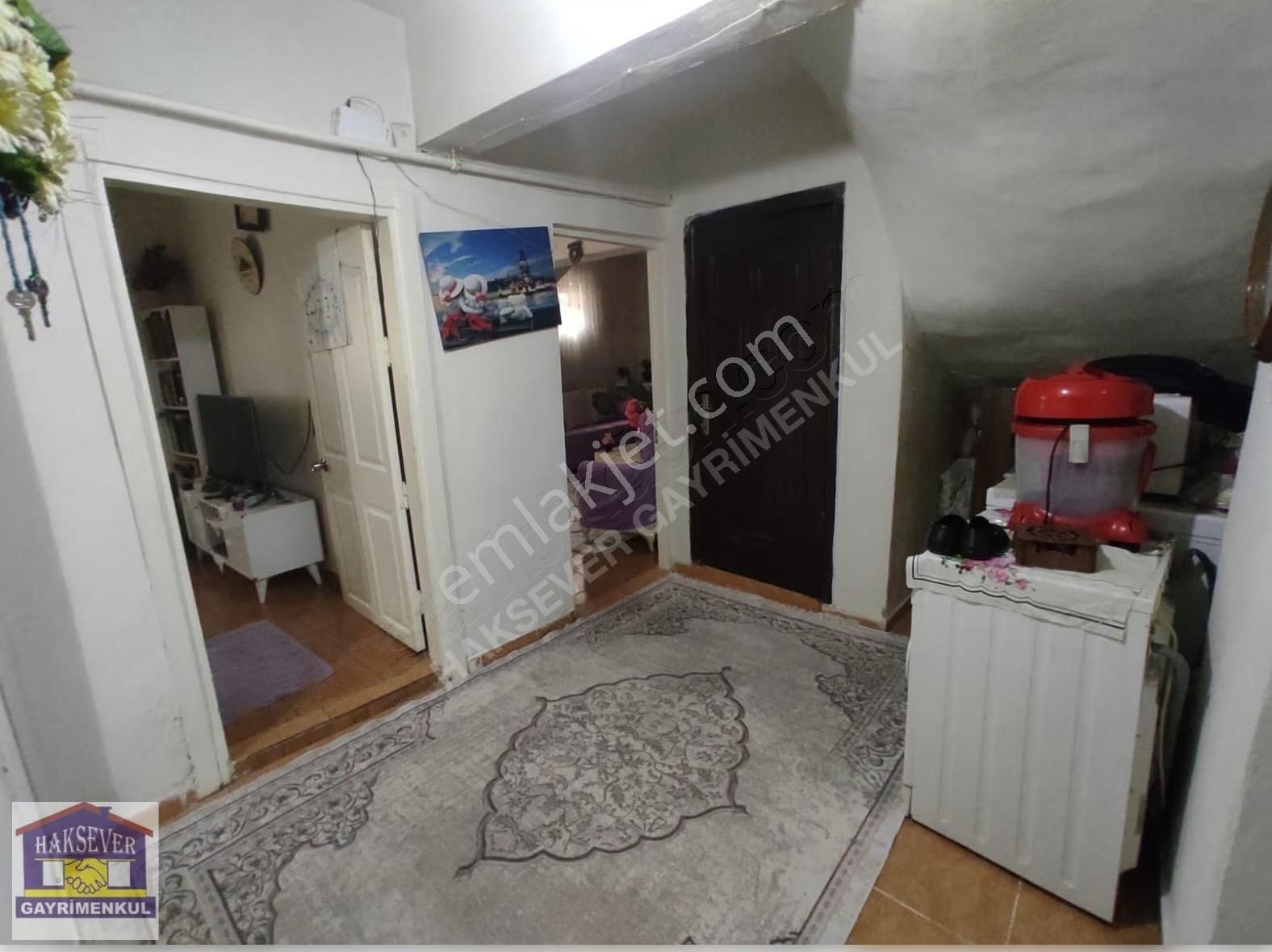 Haksever'de Gazi Mah'de Merkezi 110m2 Bahçe Katı Satılık - Görsel 4