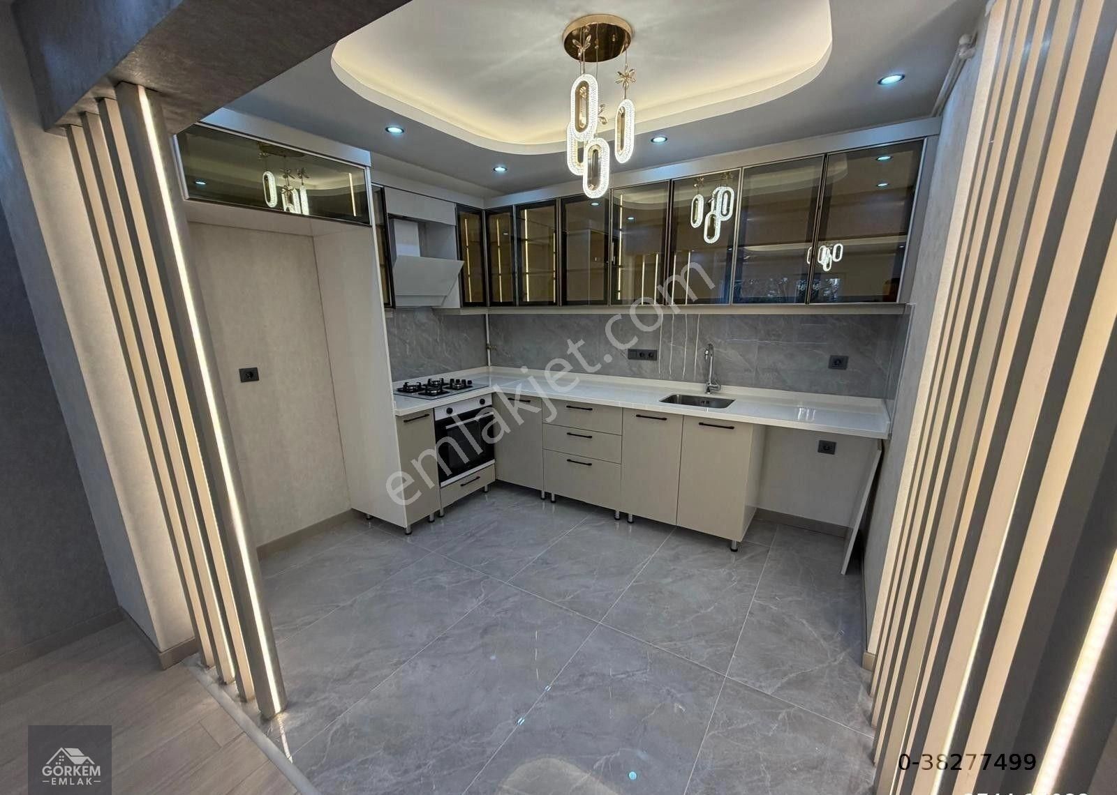 Görkem'den 2+1+amerikan Mutfaklı Balkonlu Ayhan Sümer Lisesi Yakını Kat Konumunda - Görsel 2