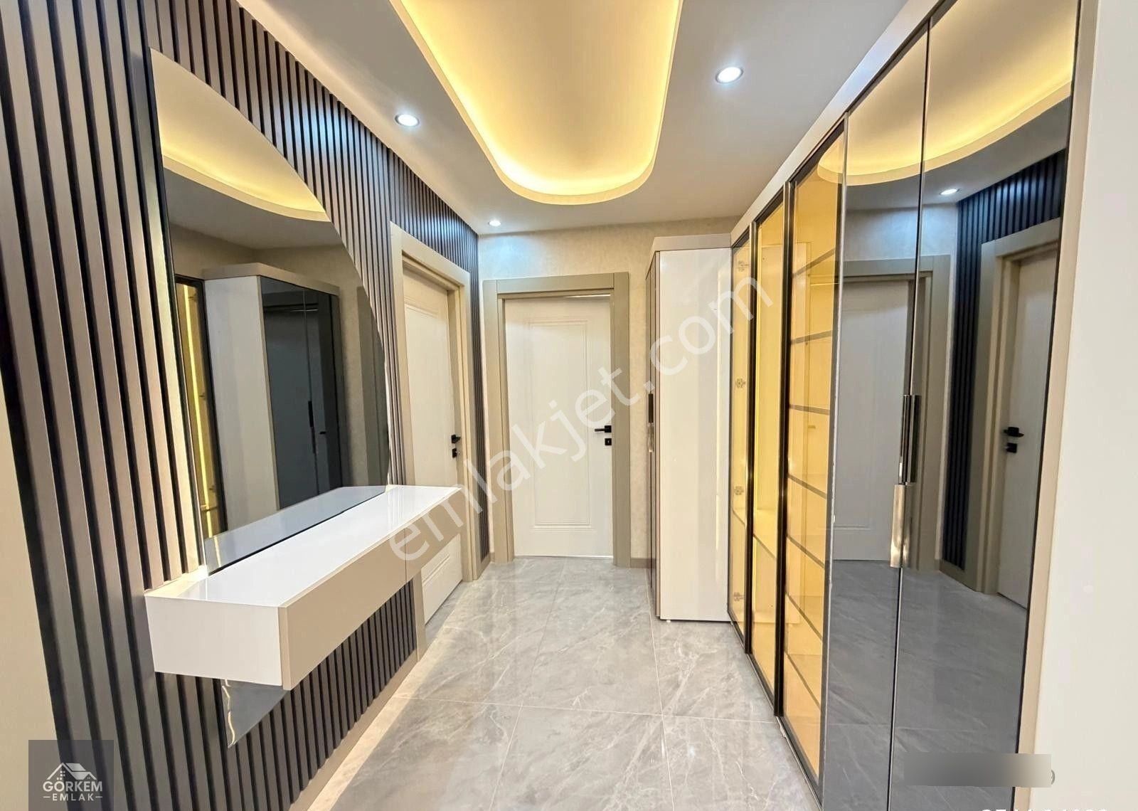 Görkem'den 2+1+amerikan Mutfaklı Balkonlu Ayhan Sümer Lisesi Yakını Kat Konumunda - Görsel 12