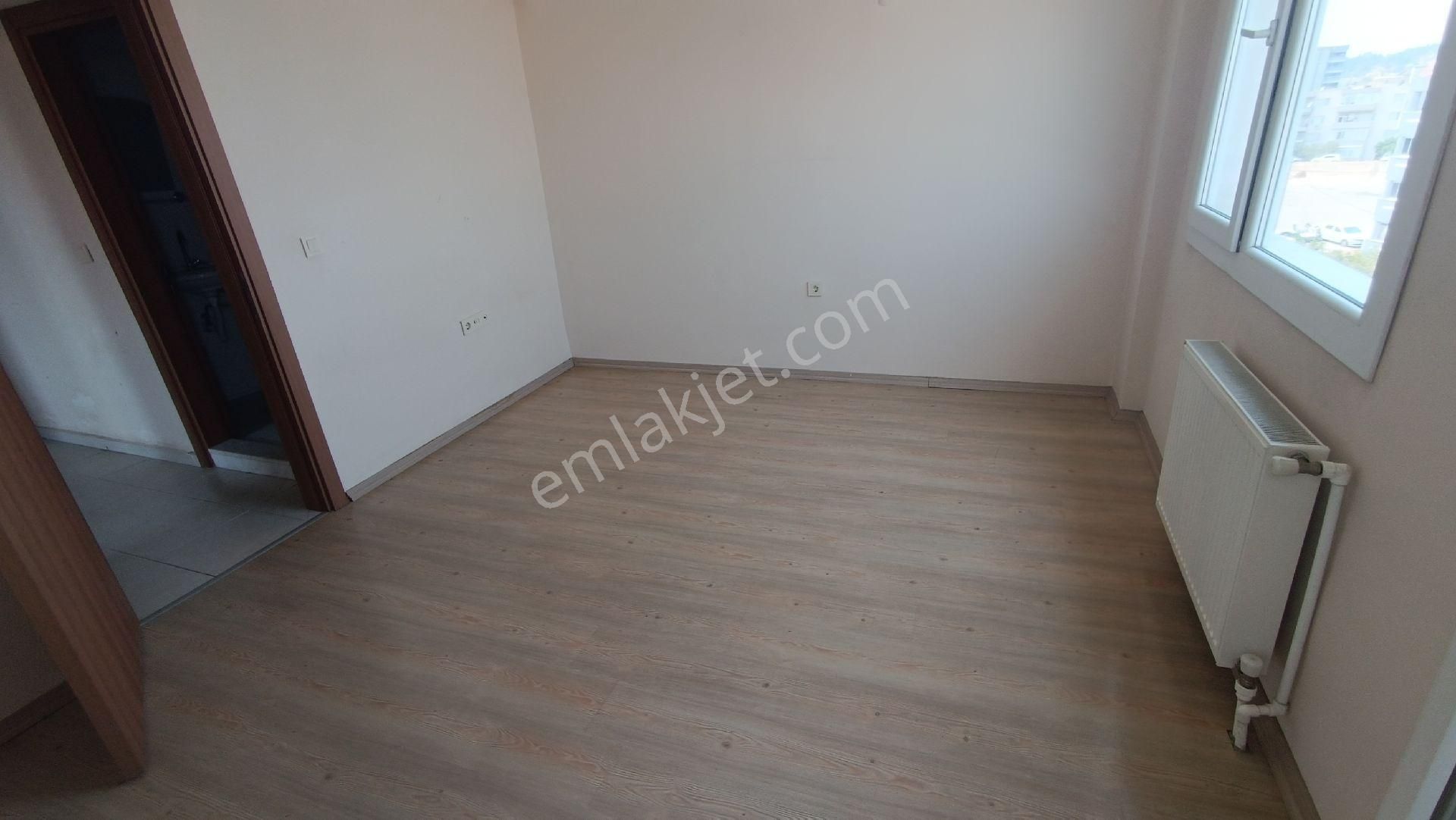 Menemen Uğur Mumcu Acil Satılık 3+1 Ara Kat Daire - Görsel 11