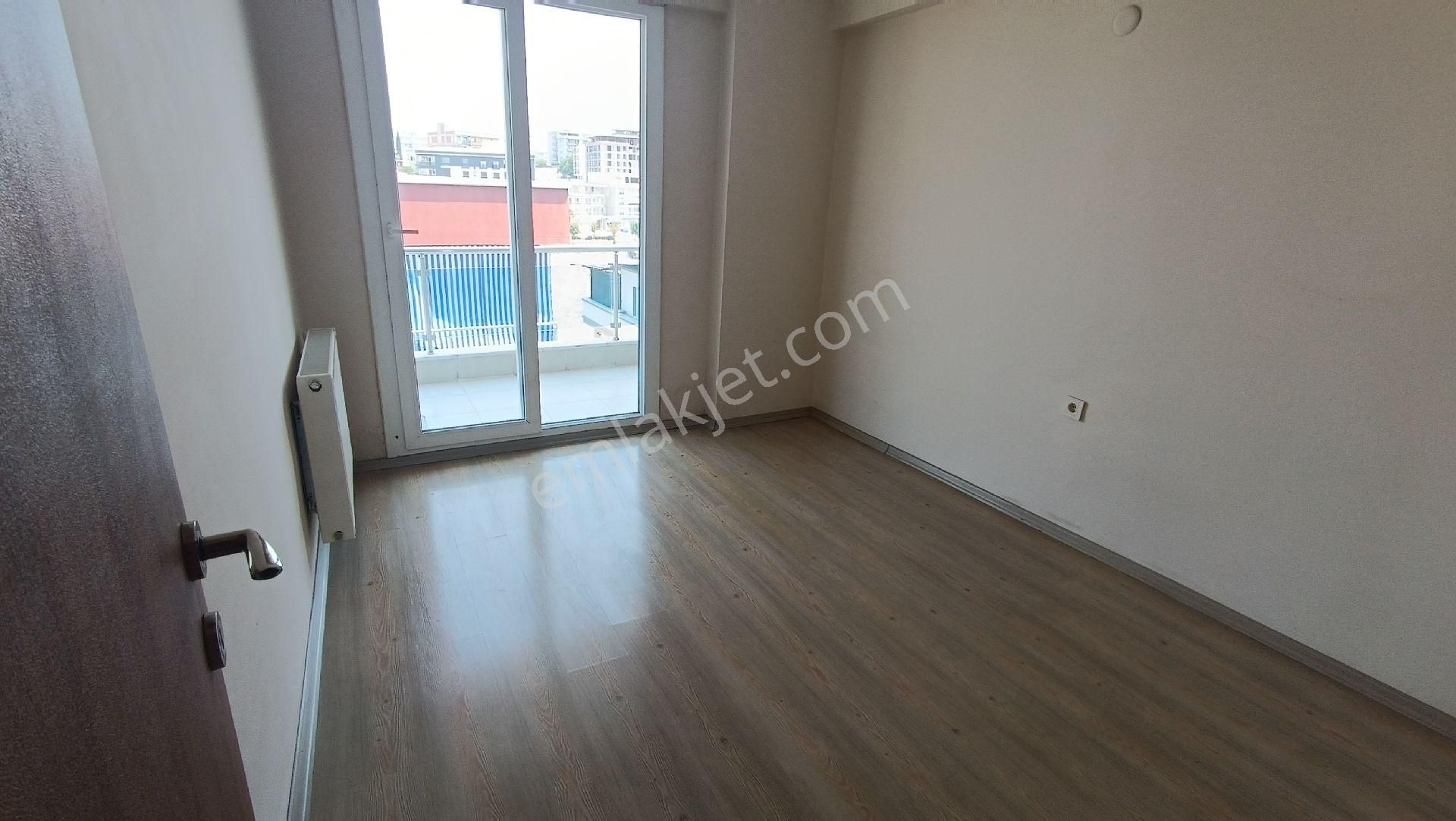 Menemen Uğur Mumcu Acil Satılık 3+1 Ara Kat Daire - Görsel 6