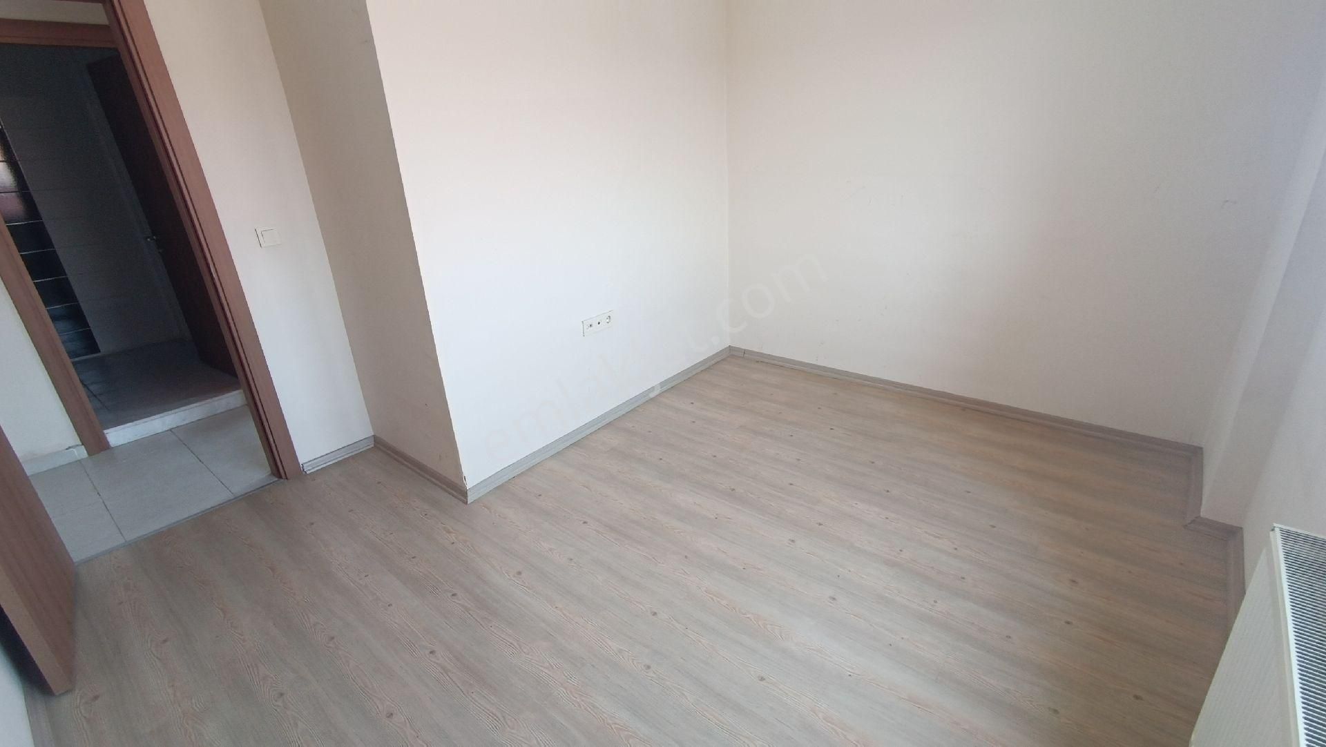 Menemen Uğur Mumcu Acil Satılık 3+1 Ara Kat Daire - Görsel 8