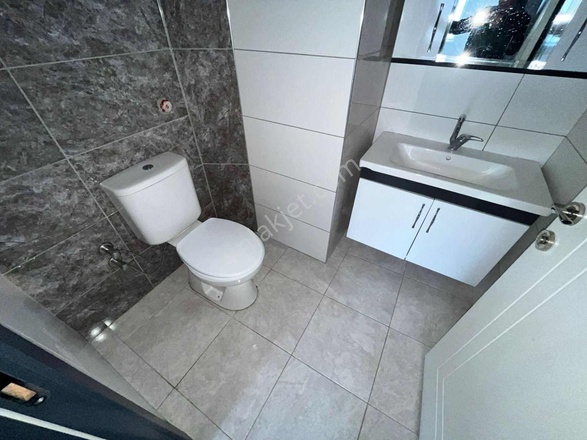 Altındağ - Feridun Çelik Mahallesinde Teras Balkonlu, Yapılı 3+1 Satılık Fırsat Dairesi !! - Görsel 14