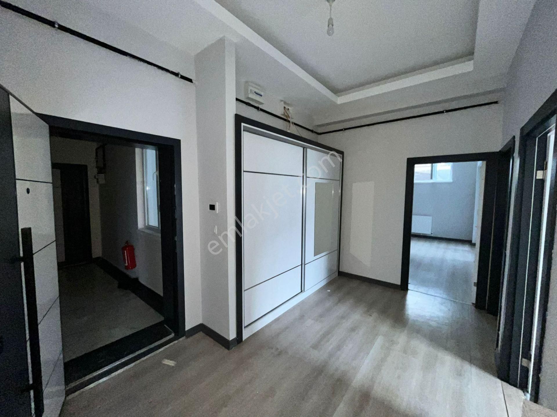 Altındağ - Feridun Çelik Mahallesinde Teras Balkonlu, Yapılı 3+1 Satılık Fırsat Dairesi !! - Görsel 12