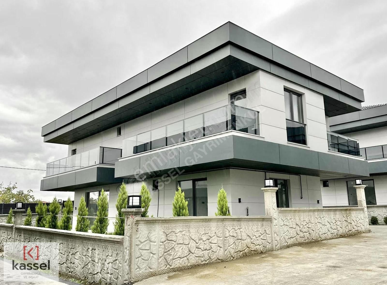 [kassel Yapı] Geniş Oturumlu - Havuzlu - Müstakil Bahçeli Villa