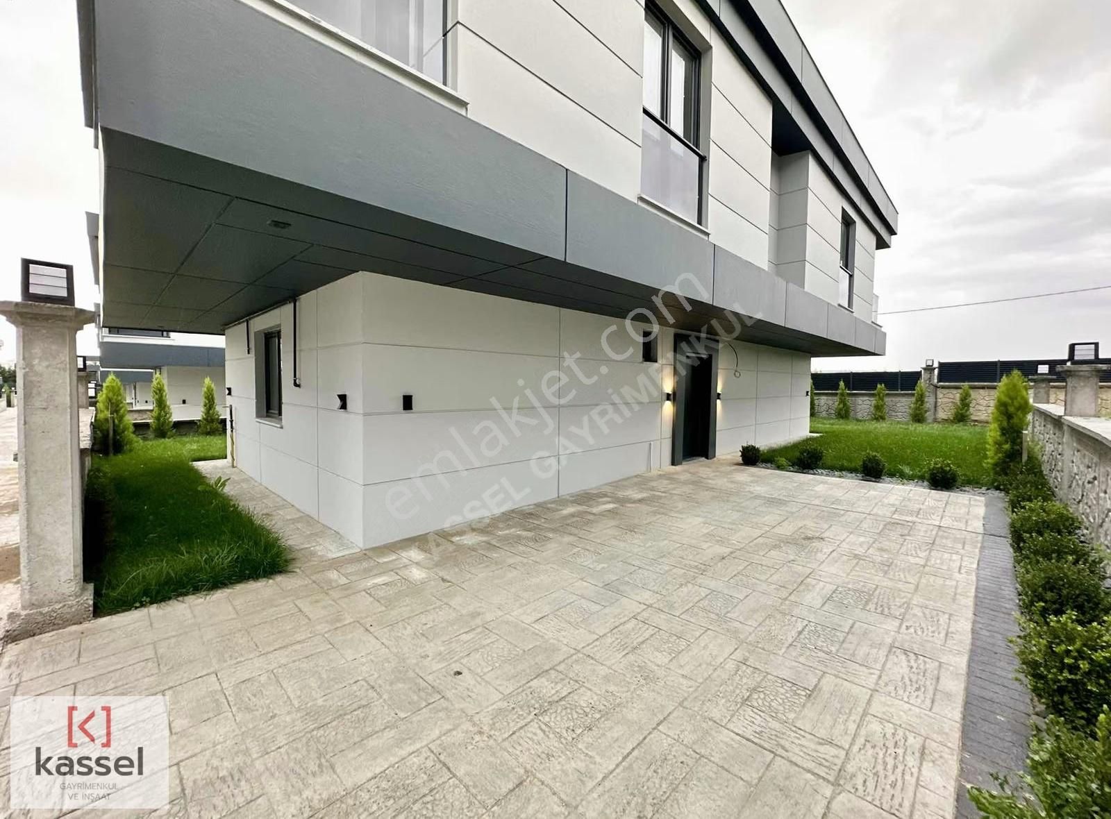 [kassel Yapı] Geniş Oturumlu - Havuzlu - Müstakil Bahçeli Villa - Görsel 17