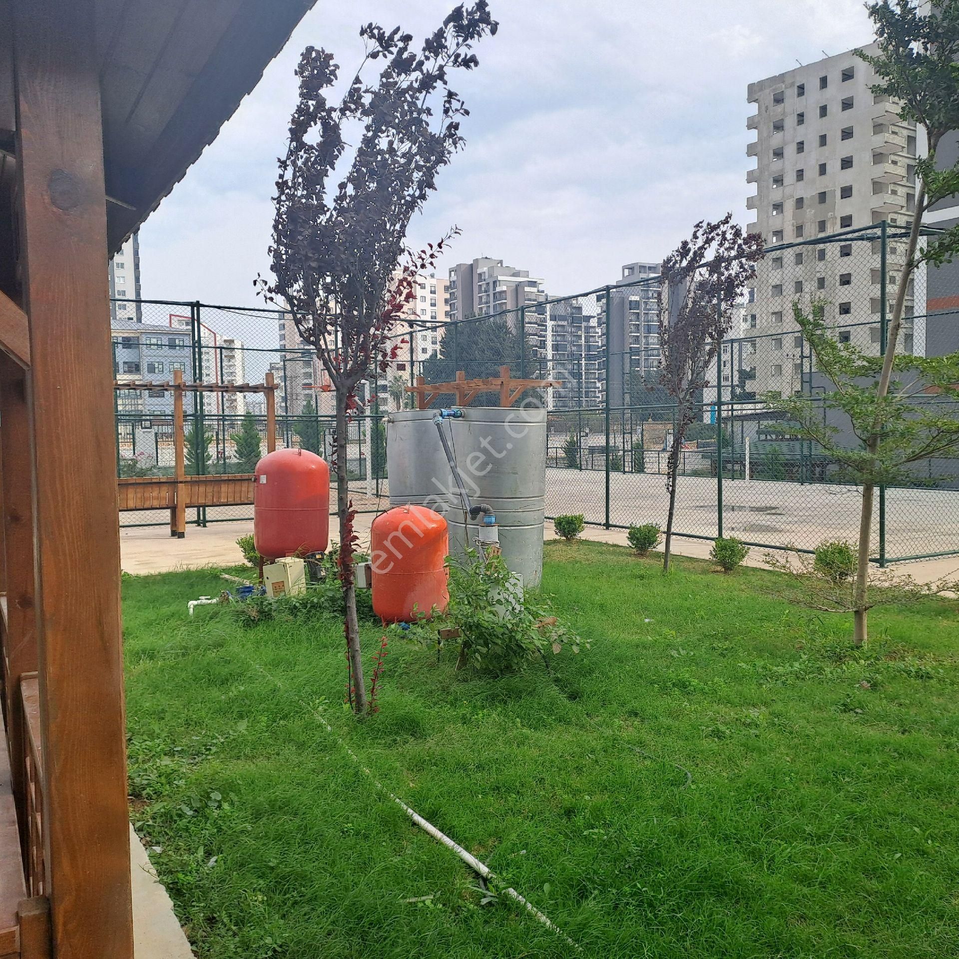 Tecede Okul Karşısı Havuzlu Sıfır Kiralık Daire