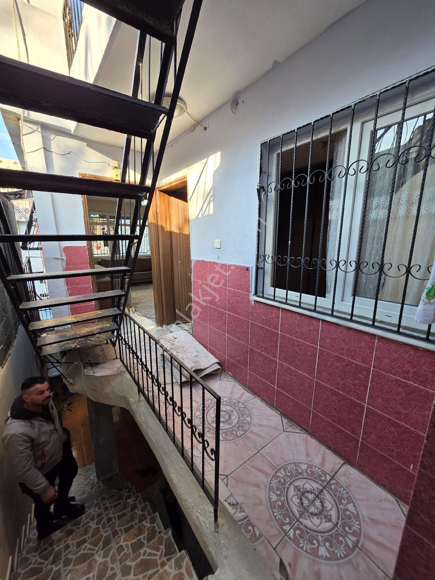 Yenibey'de Ümmü Gülsüm Camii’ne Yakın✅ 60 M² 2,5 Katlı Dubleks 5 Odalı Müstakıl - Görsel 6