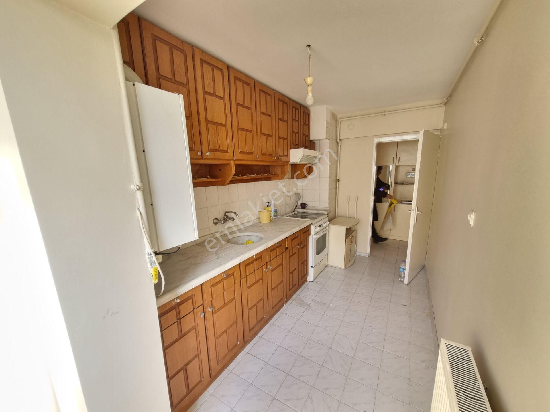 Ragıp Tüzün Cad. - Metroya 14 Dk.- Bol Güneşli - 2+1 Kiralık... - Görsel 9