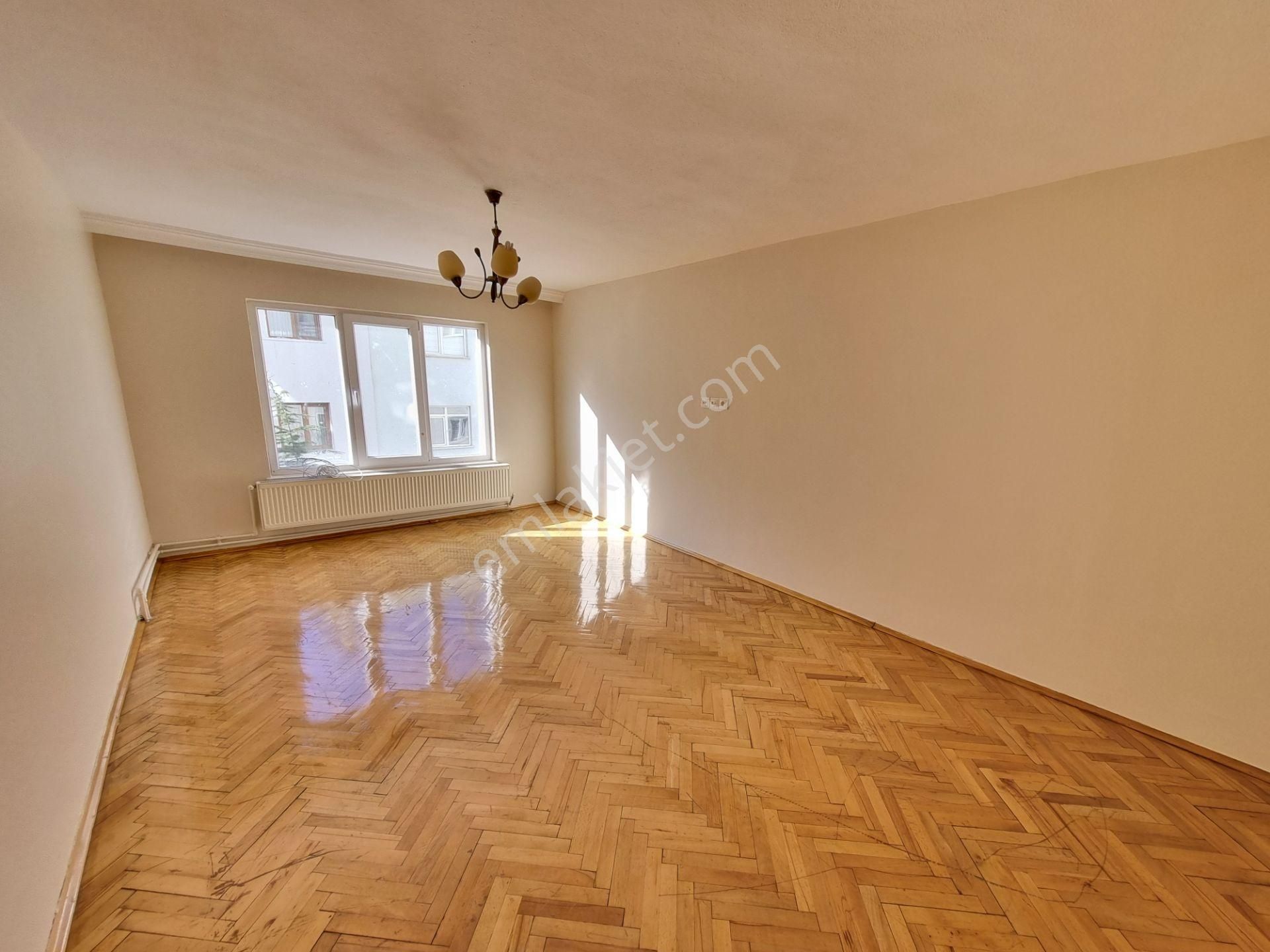 Ragıp Tüzün Cad. - Metroya 14 Dk.- Bol Güneşli - 2+1 Kiralık...