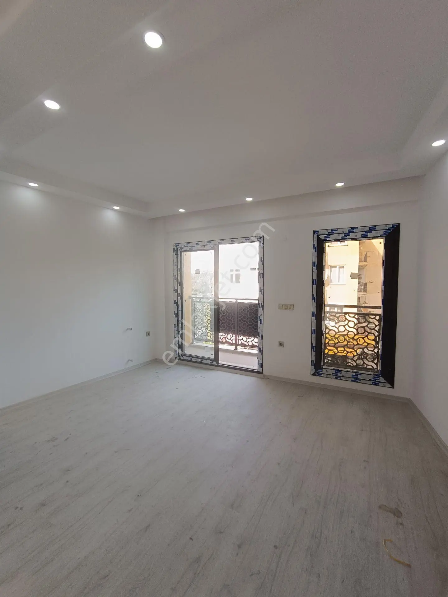 🏡 Acil Satılık 2+1 Ön Cephe Sıfır Arakat Daire Kuşadası Davutlarda - Görsel 2