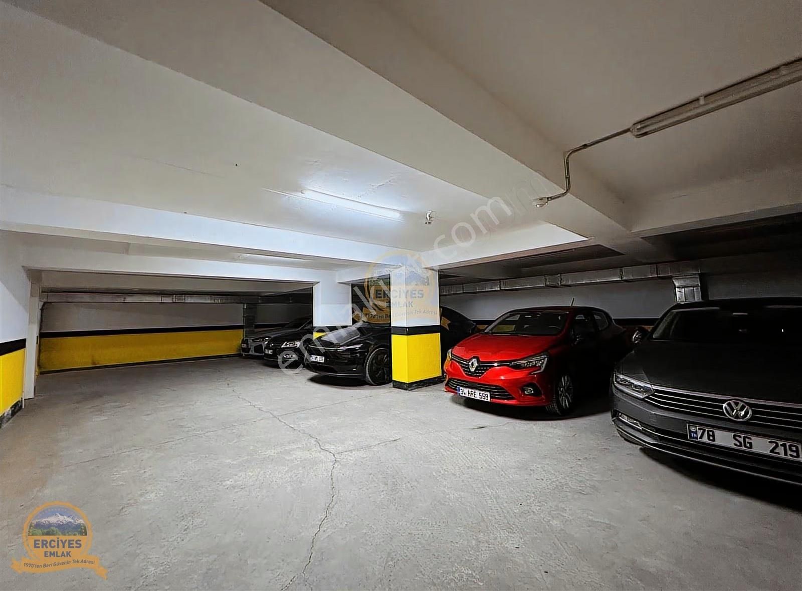 Erciyes'den Kozyatağında Genç Binada 3+1 Balkonlu, Ebeveynli - Görsel 7