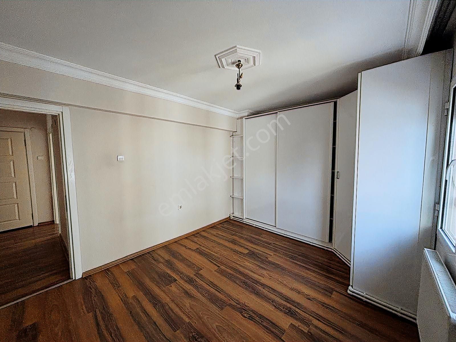 İzmir Buca Barış Mahallesinde Satılık 3+1 Geniş Ve Ara Kat Daire - Görsel 14