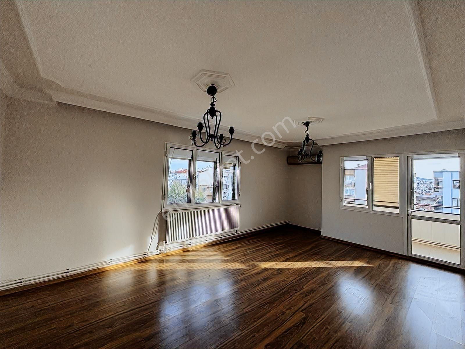 İzmir Buca Barış Mahallesinde Satılık 3+1 Geniş Ve Ara Kat Daire - Görsel 28