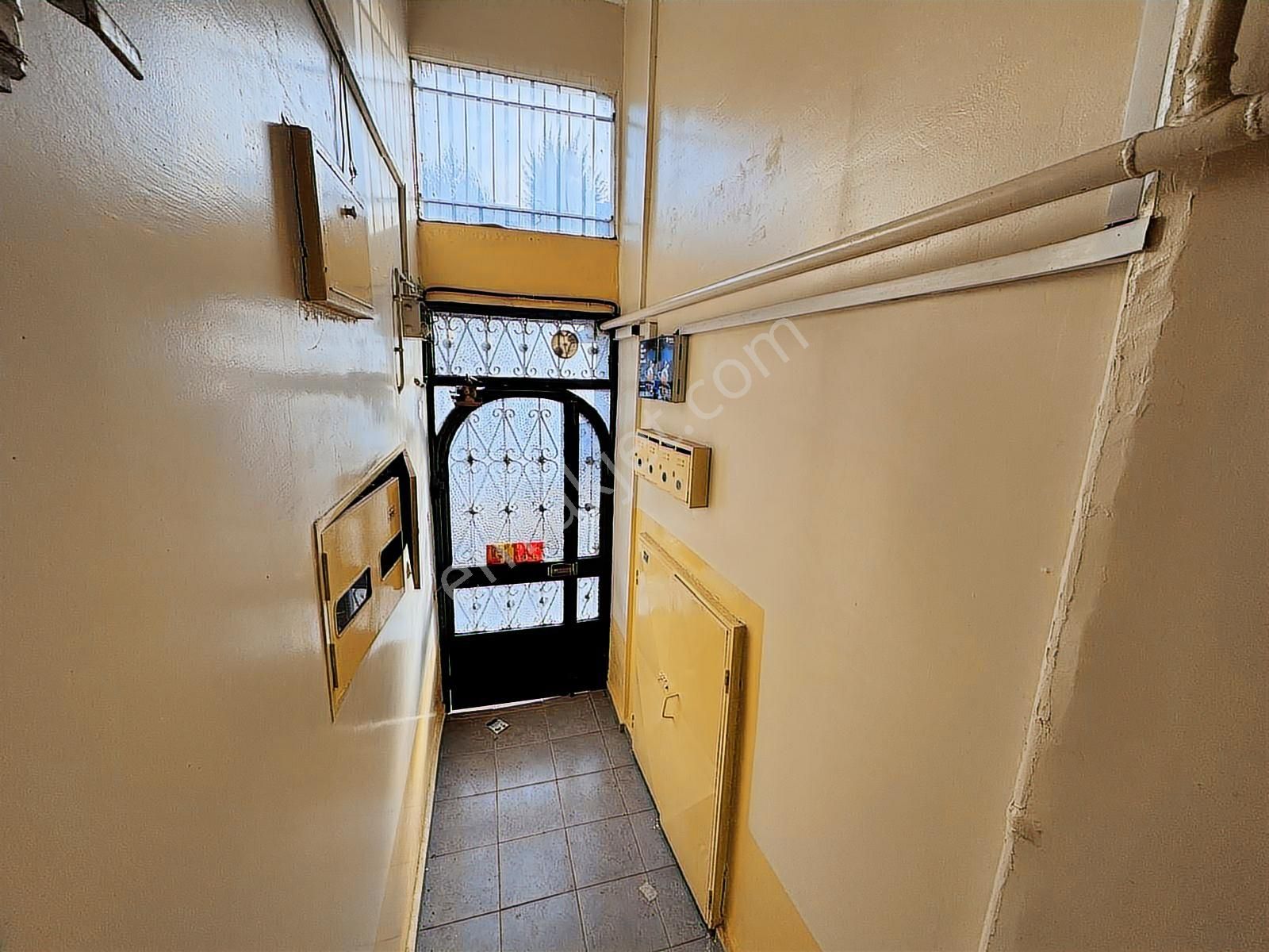 İzmir Buca Barış Mahallesinde Satılık 3+1 Geniş Ve Ara Kat Daire - Görsel 13