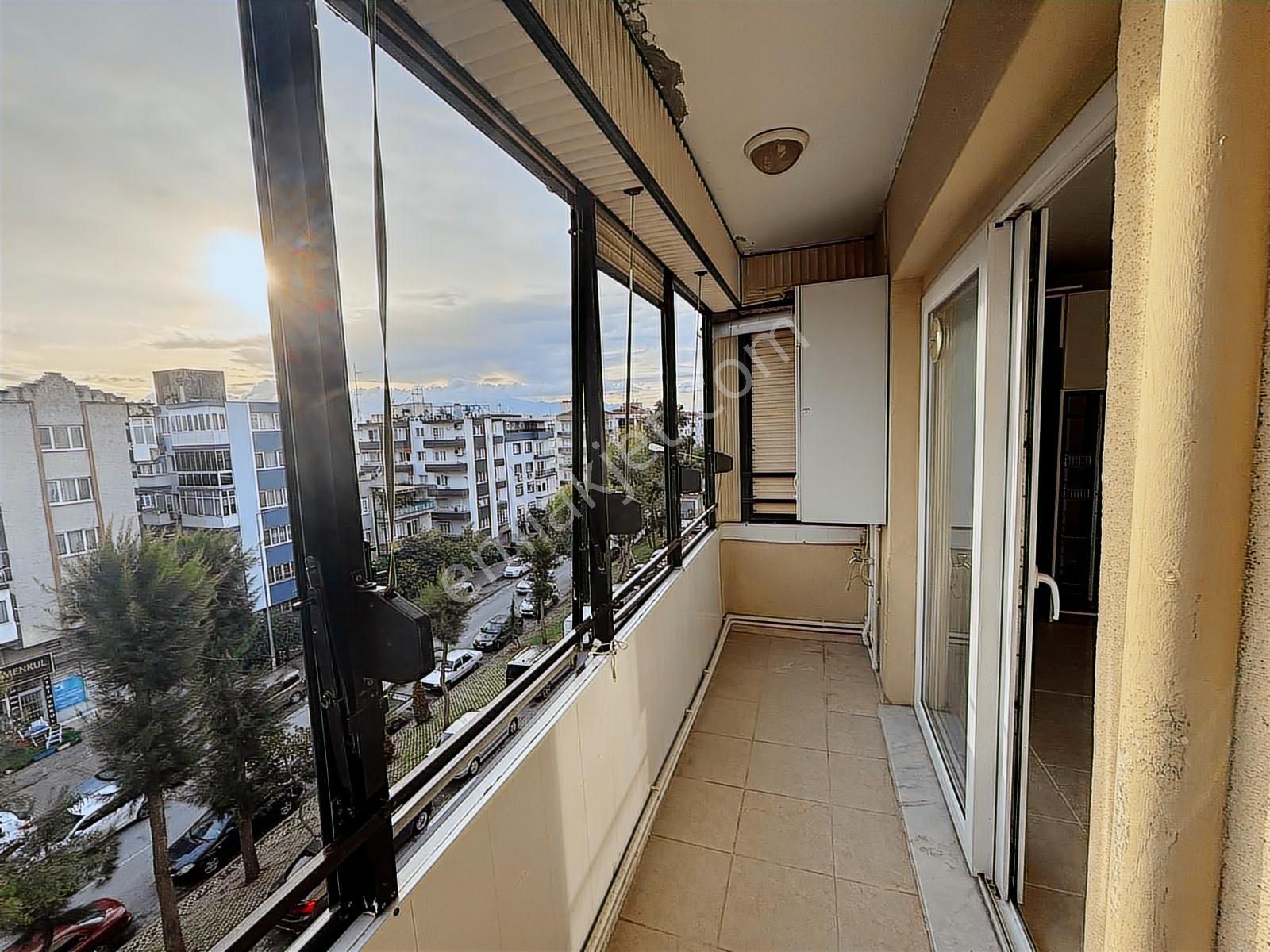 İzmir Buca Barış Mahallesinde Satılık 3+1 Geniş Ve Ara Kat Daire - Görsel 18