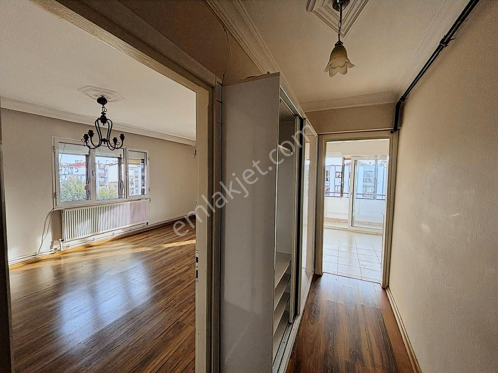 İzmir Buca Barış Mahallesinde Satılık 3+1 Geniş Ve Ara Kat Daire - Görsel 21