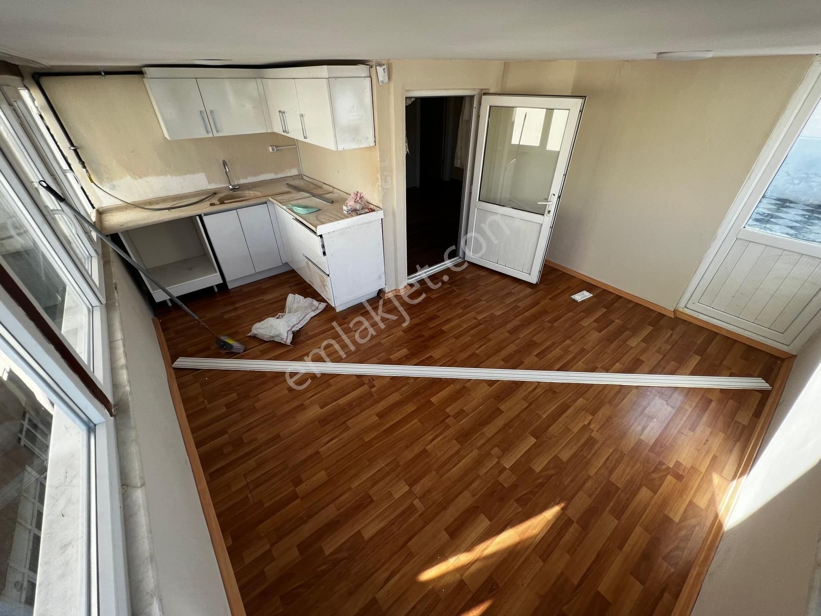 Emin Emlak'ta Esenlerde C.tıp Merkezi Karşısı,gebiş,kullanışlı,fırsat