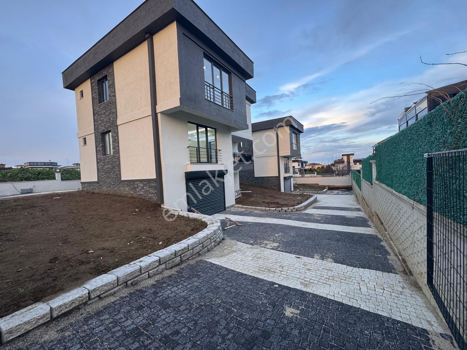 Atatürk Mahalles 4+2 Deniz Manzaralı Oturuma Açık İskanlı Villa - Görsel 30