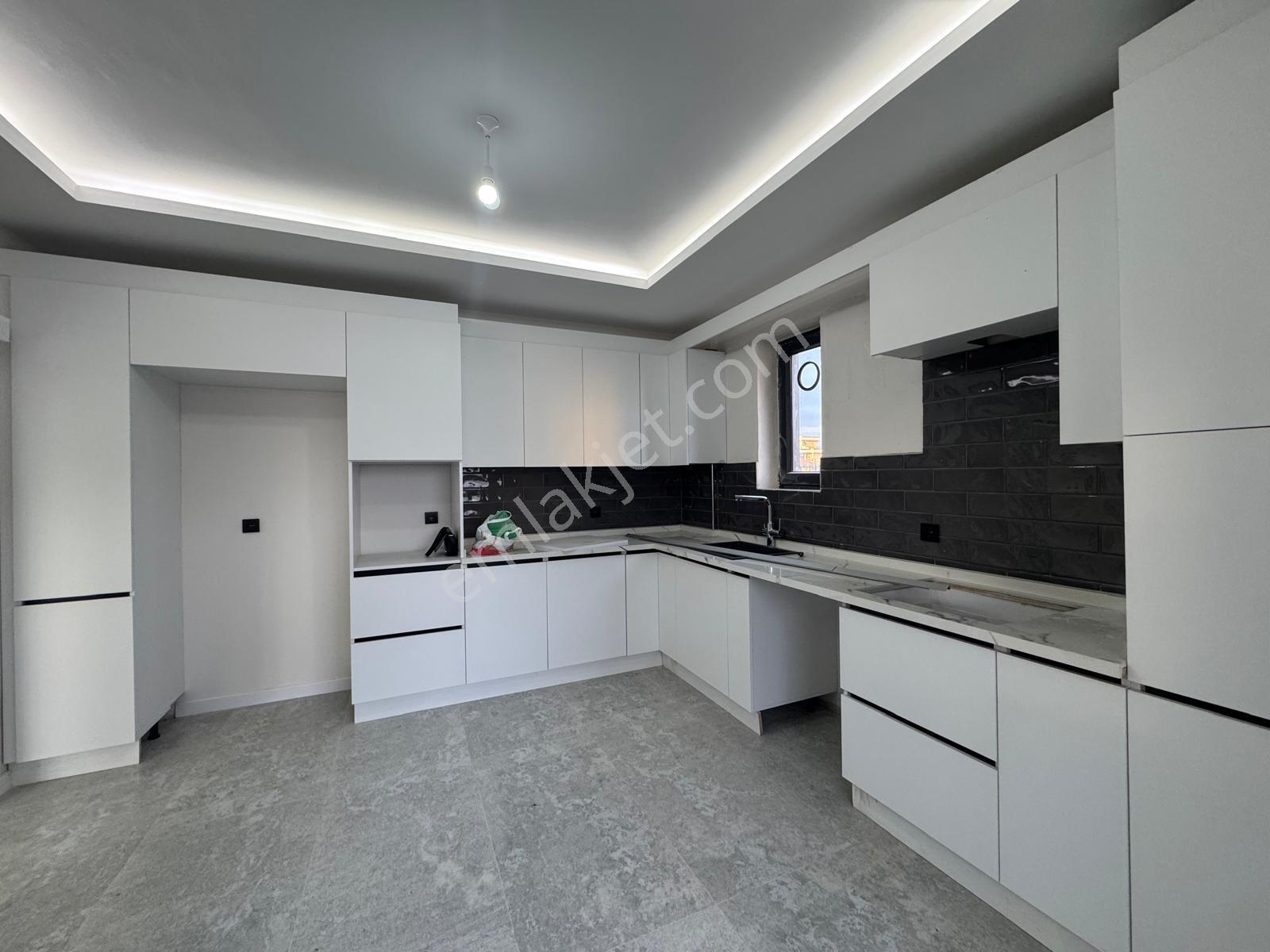 Atatürk Mahalles 4+2 Deniz Manzaralı Oturuma Açık İskanlı Villa - Görsel 25